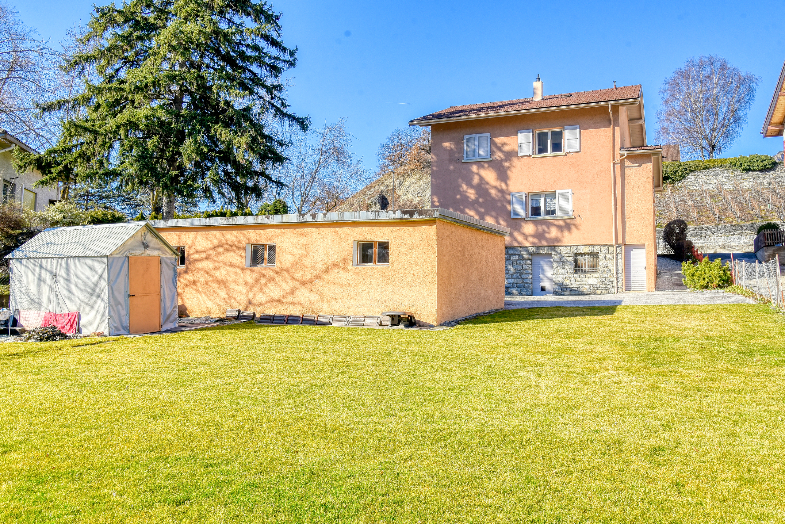 Apartment Sierre - Lawn