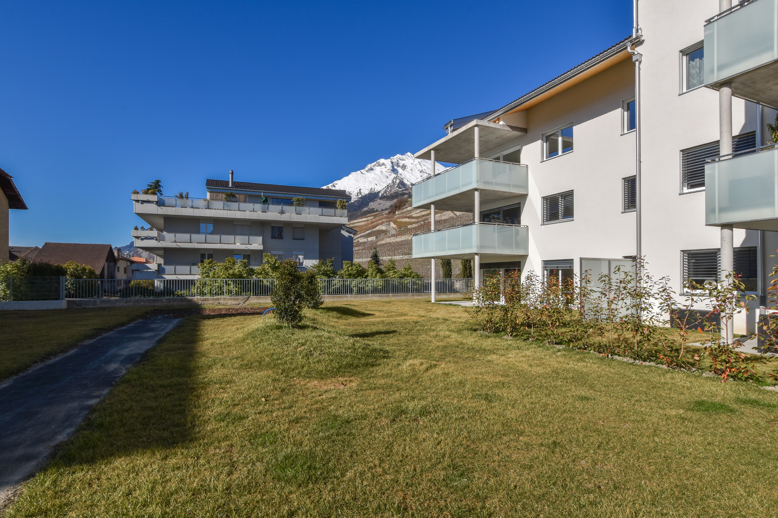 Exterior view 5