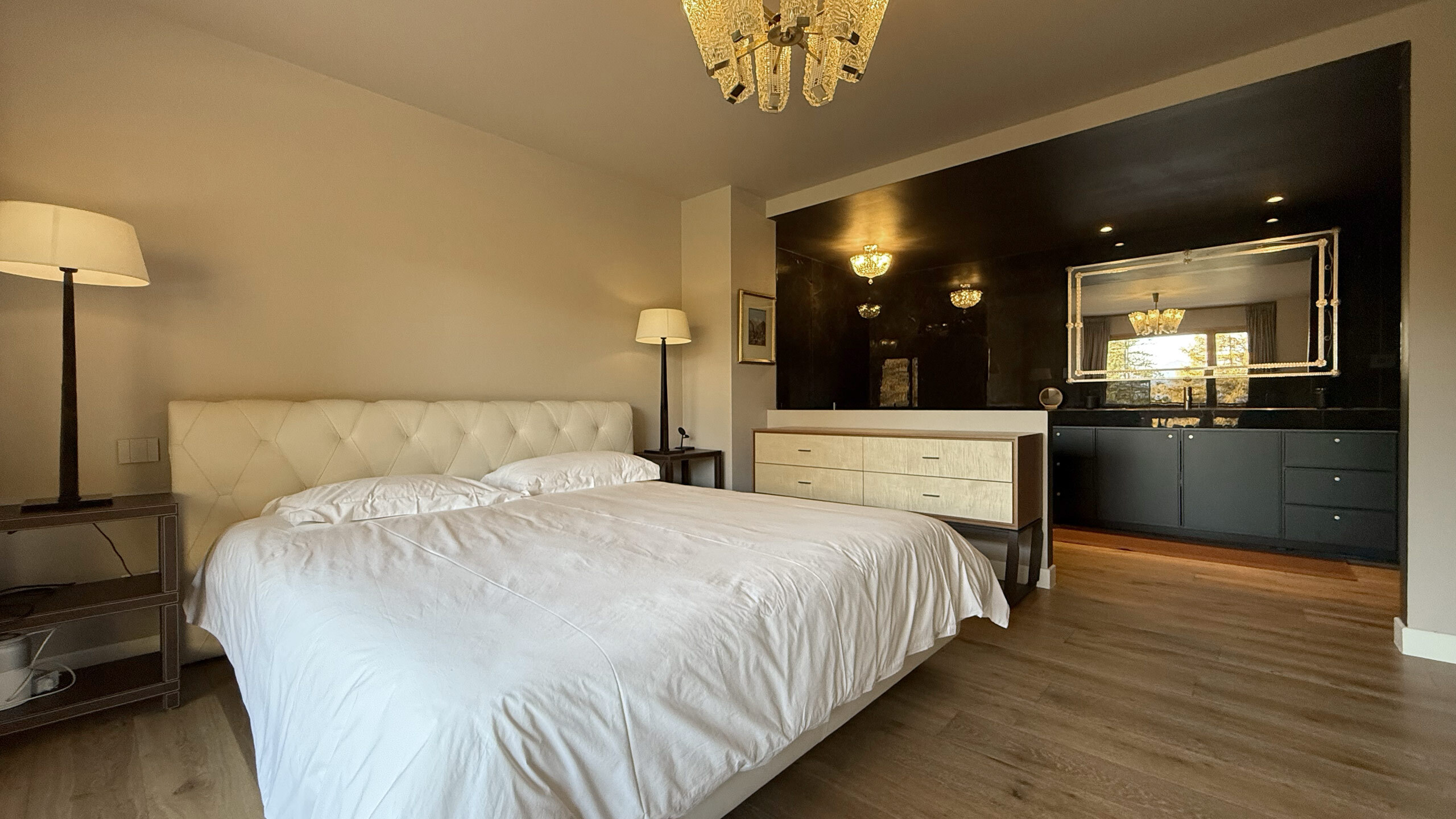 Master bedroom Master bedroom