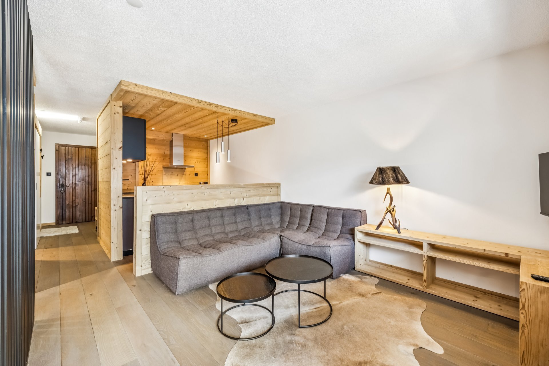 Interior view 10
