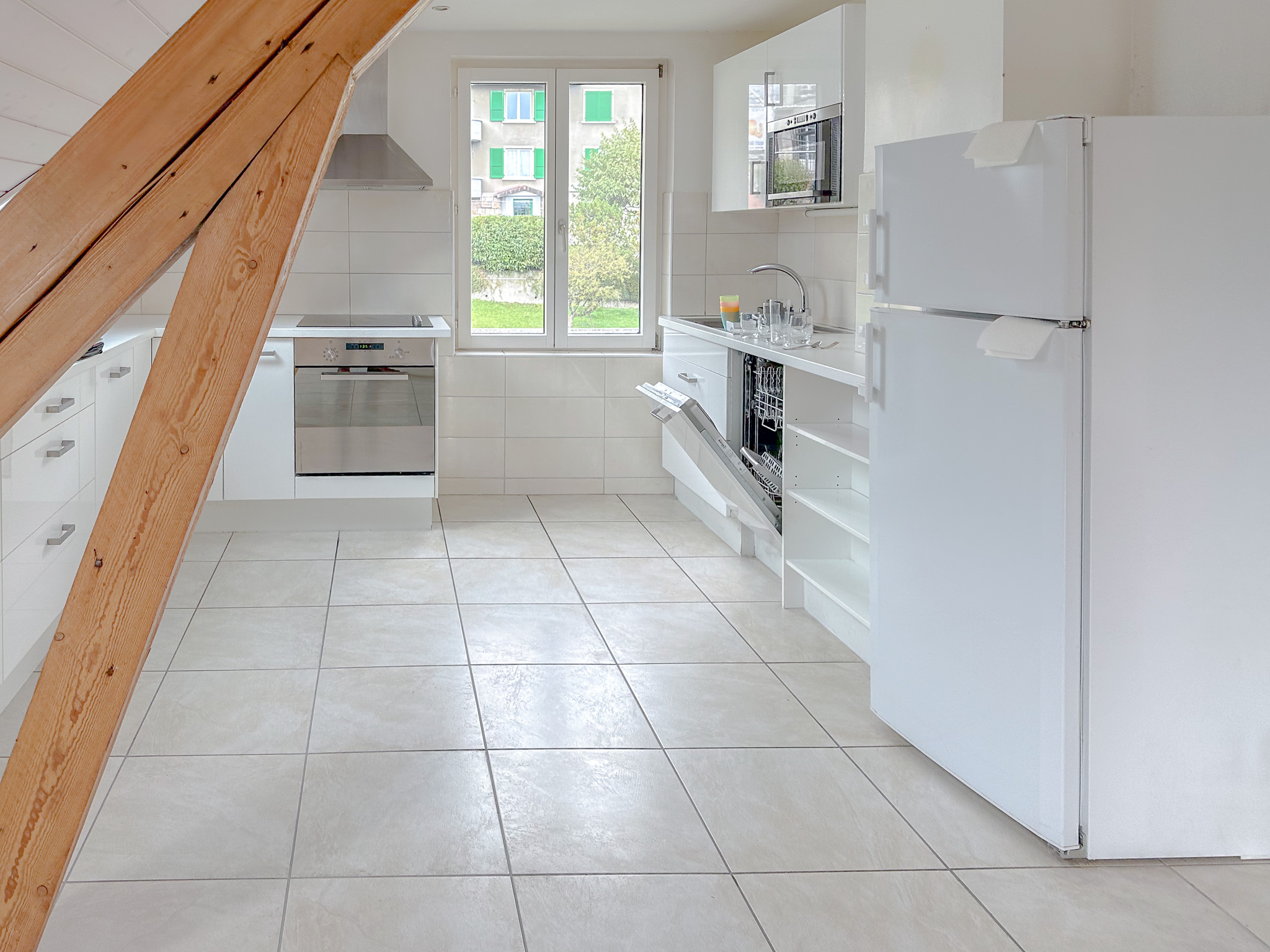 2ème étage Ouest - appartement de 3 pièces 2ème étage Ouest - appartement de 3 pièces