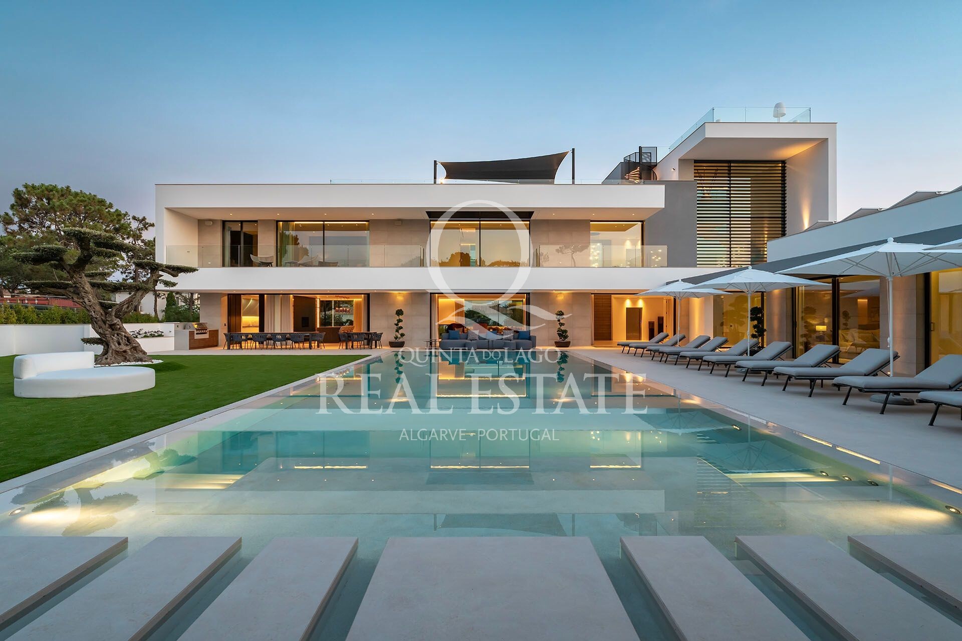 Exterior view 2