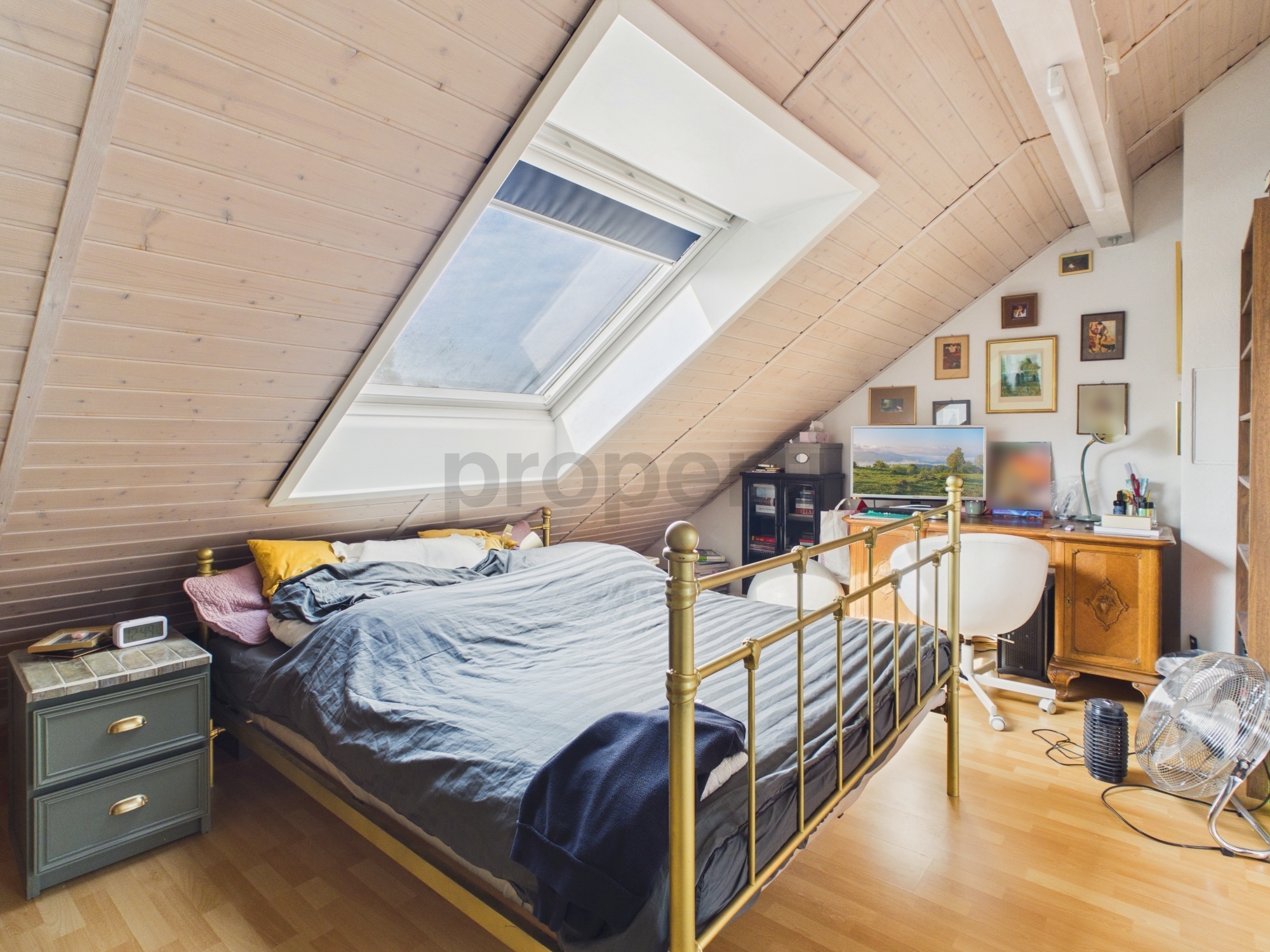 Photo 8