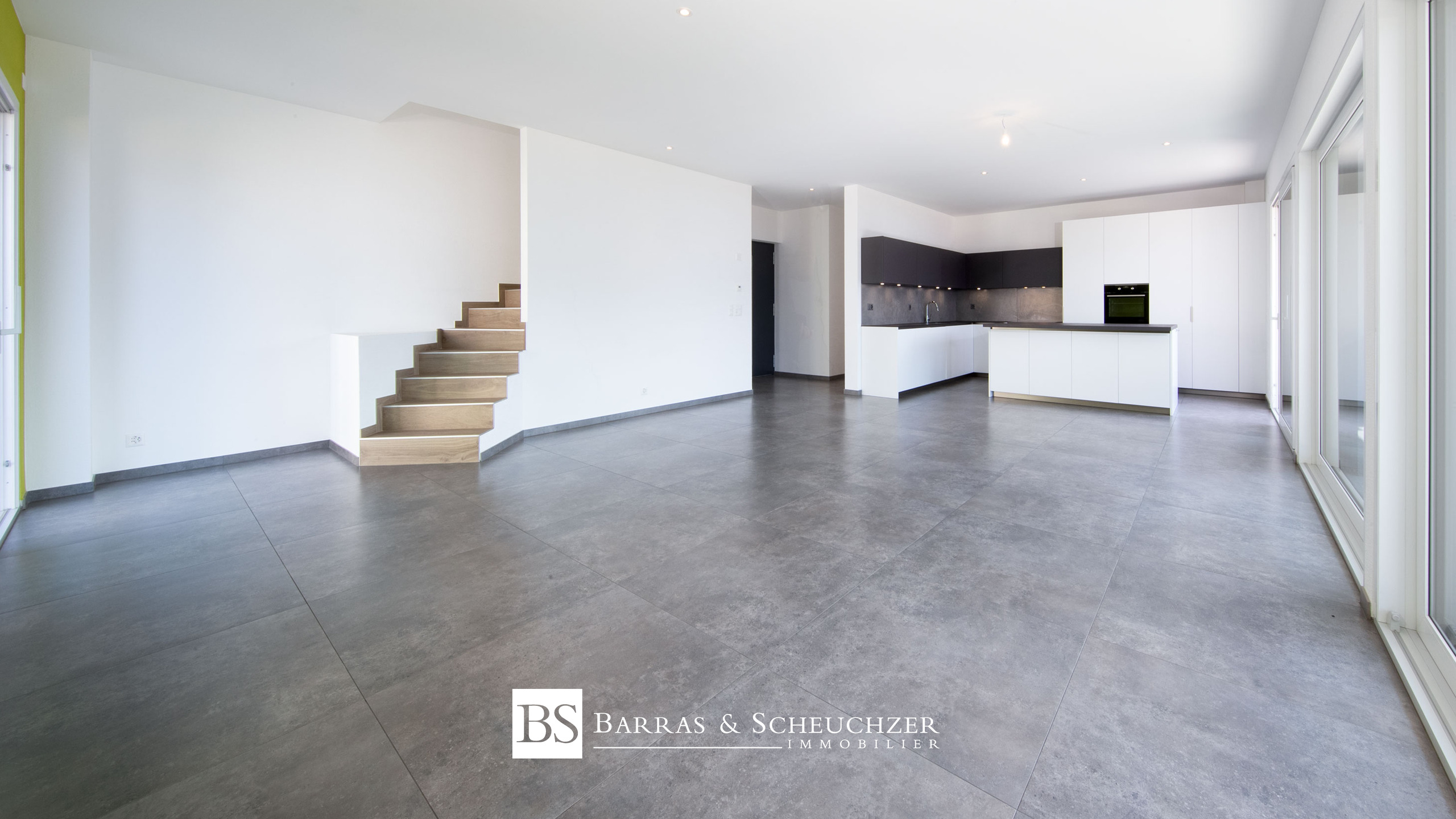 Pièce principale - rez supérieur Pièce principale - rez supérieur