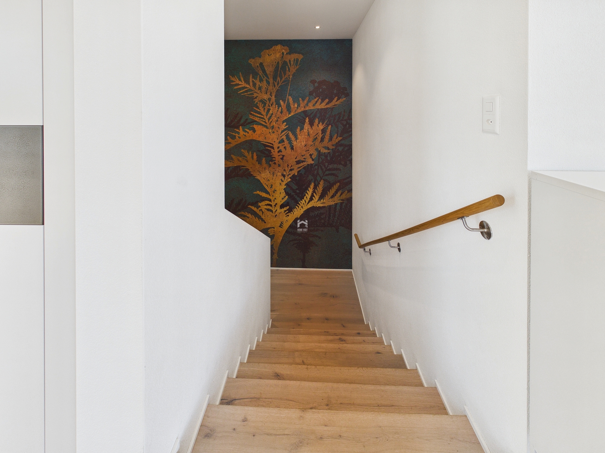 Treppe -  Elegante Verbindung zweier Wohnebenen