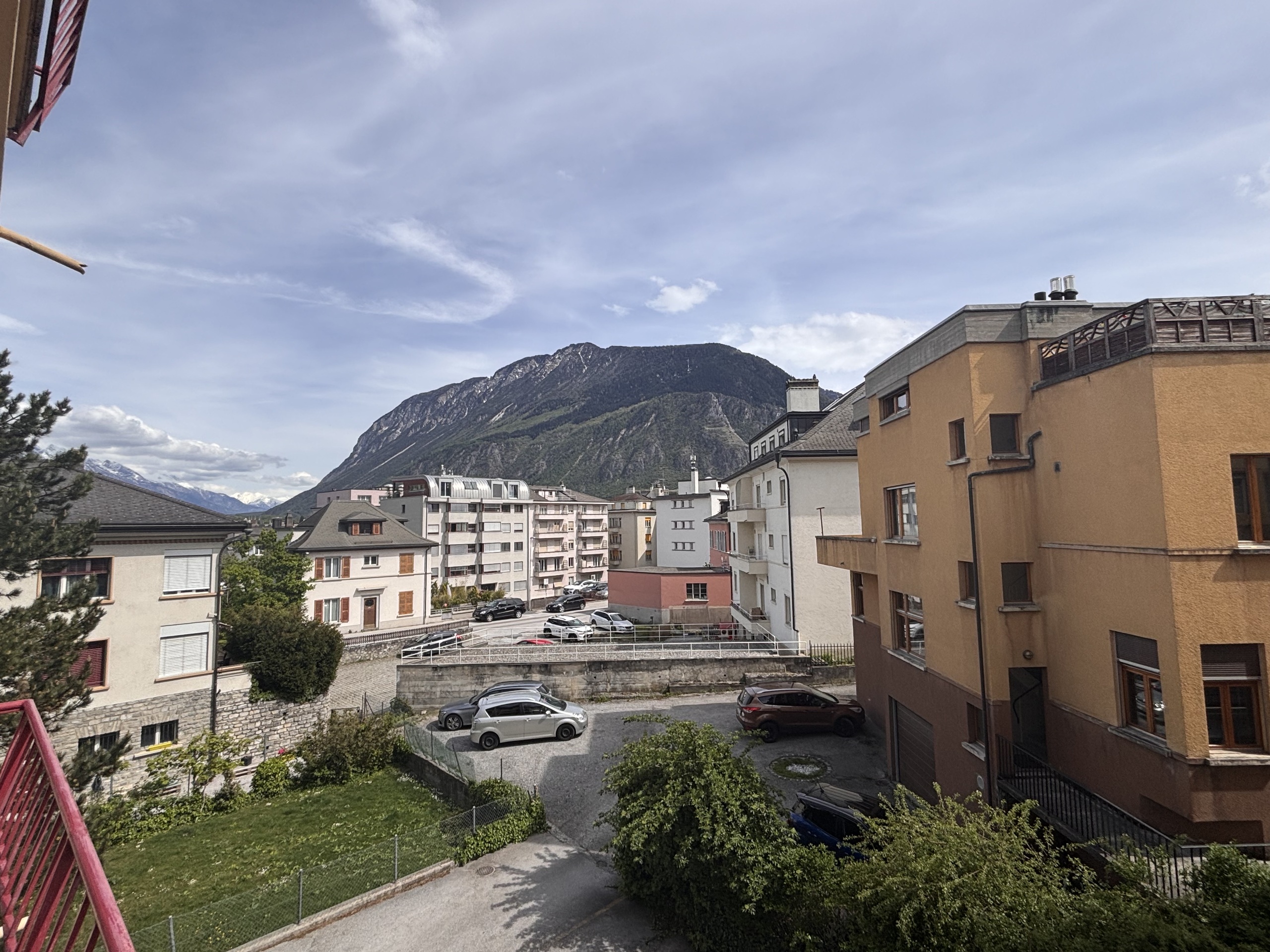 Exterior view 3