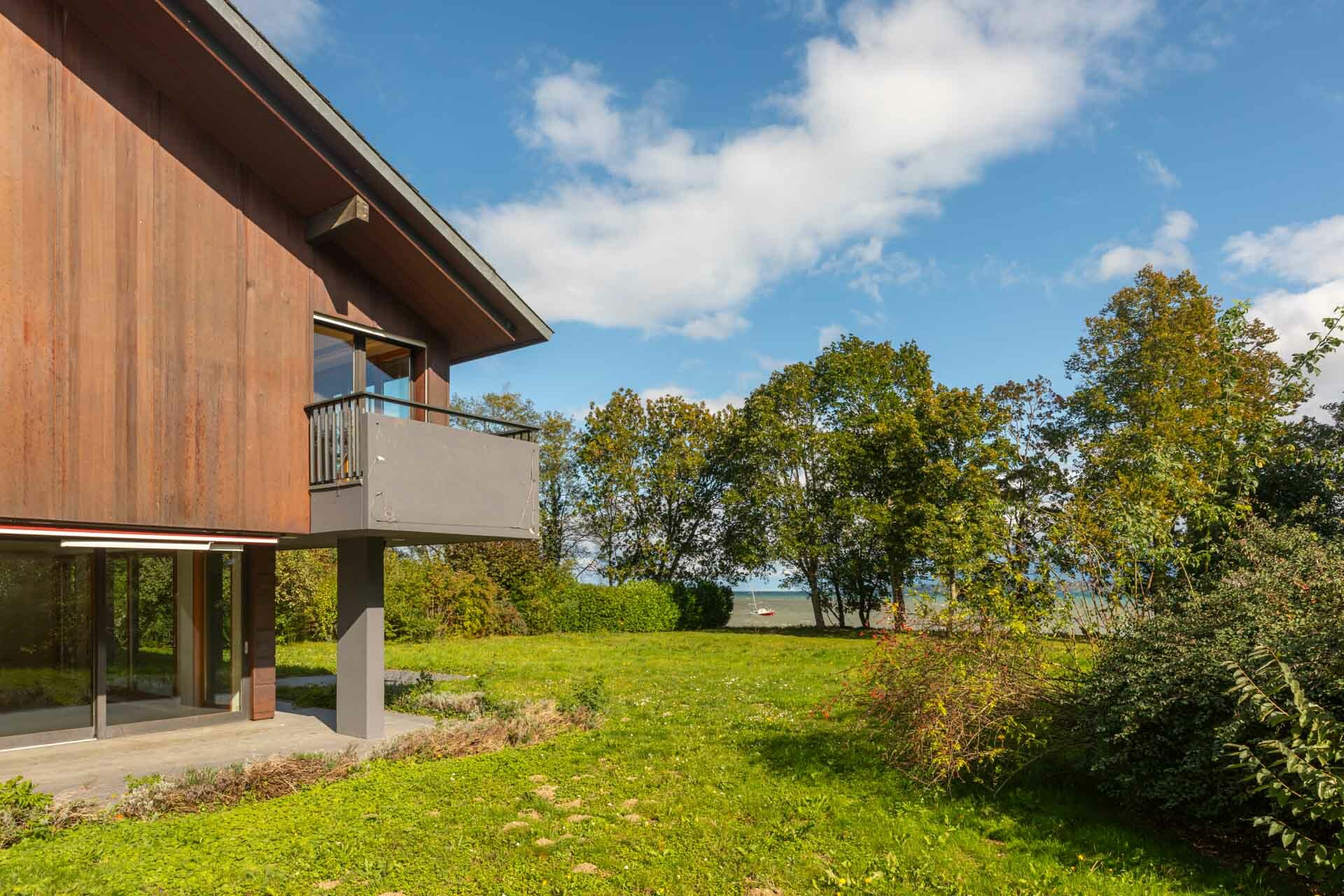 Terrain privatif pied dans l'eau