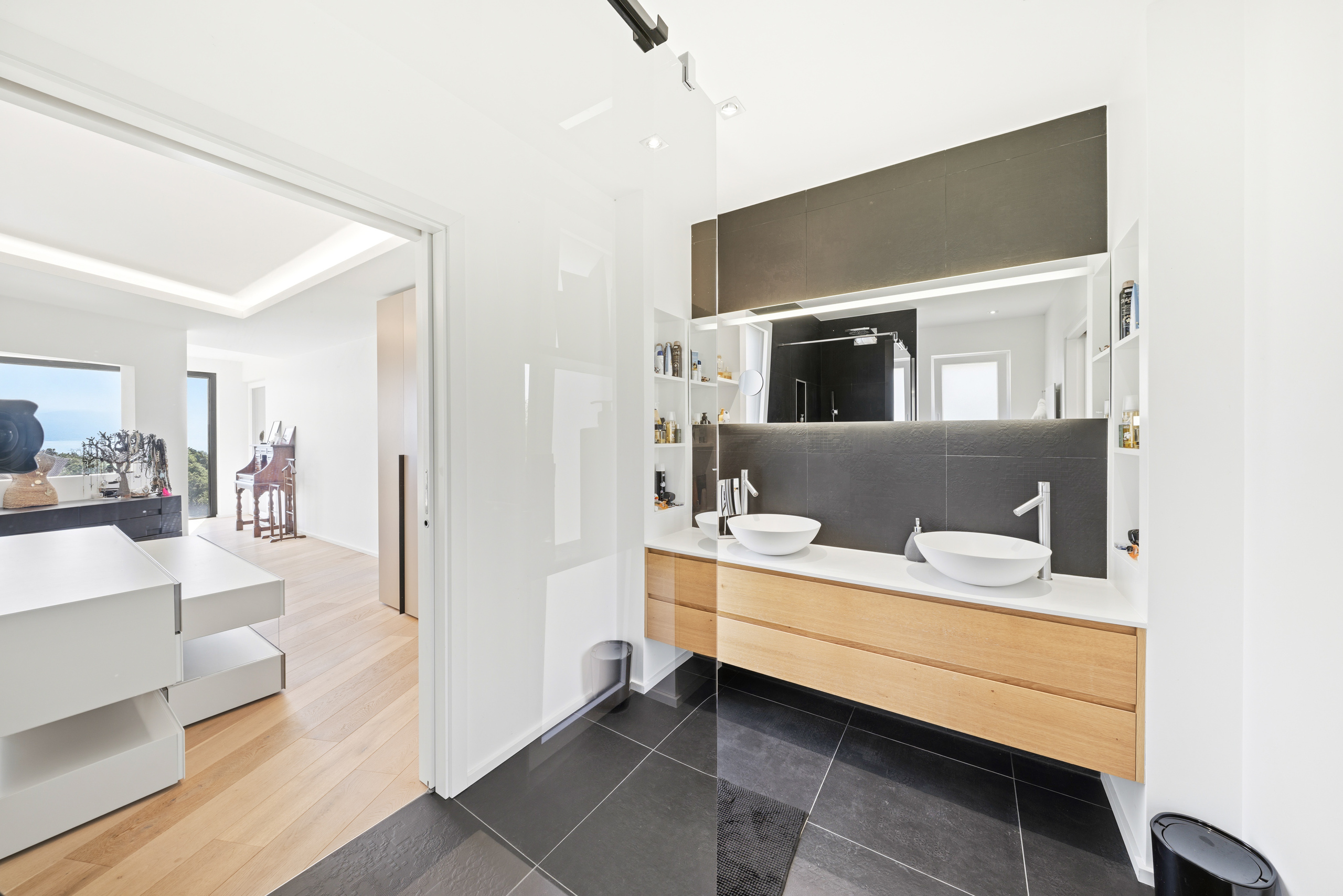 Interior view 15