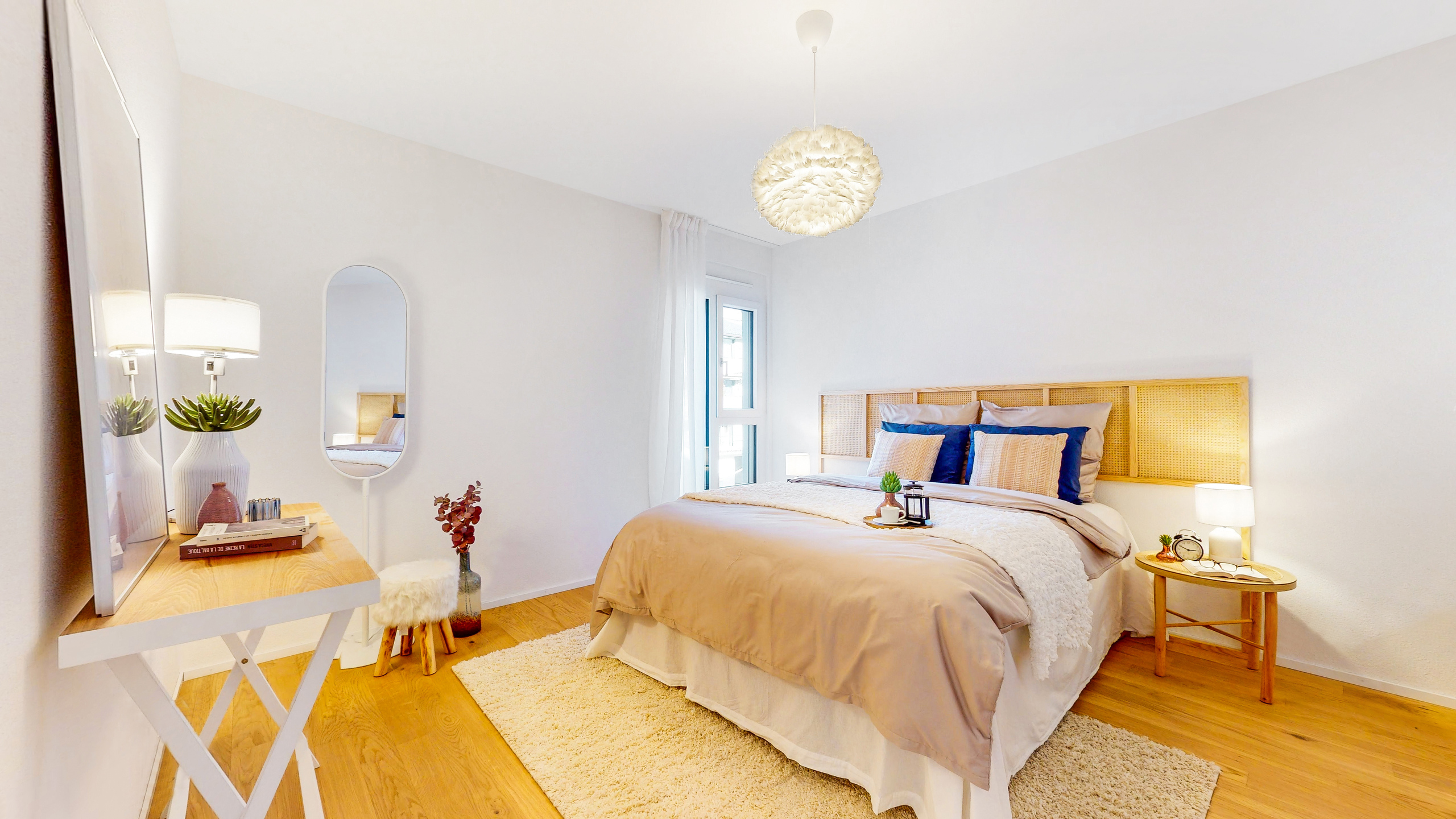 Schlafzimmer mit angrenzendem Badezimmer