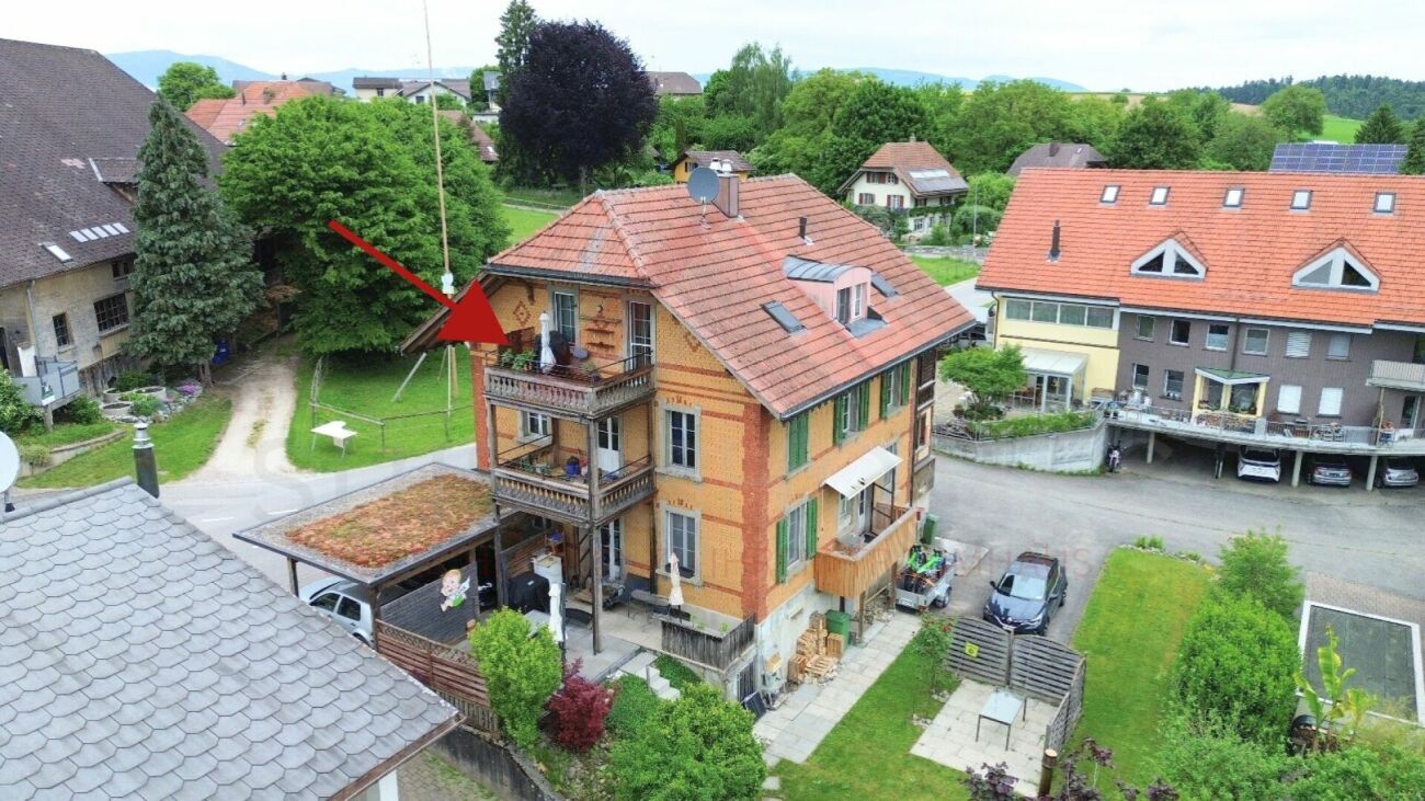 Fassadenansicht (Front, Rückseite, Seite) ? Vue de la façade (avant, arrière, côté)