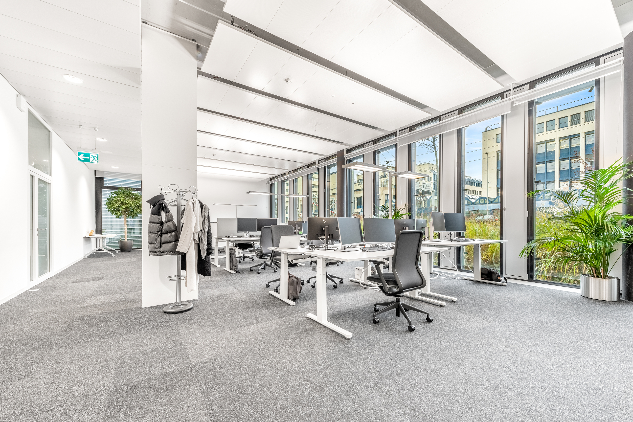 Büro Möbiliert
