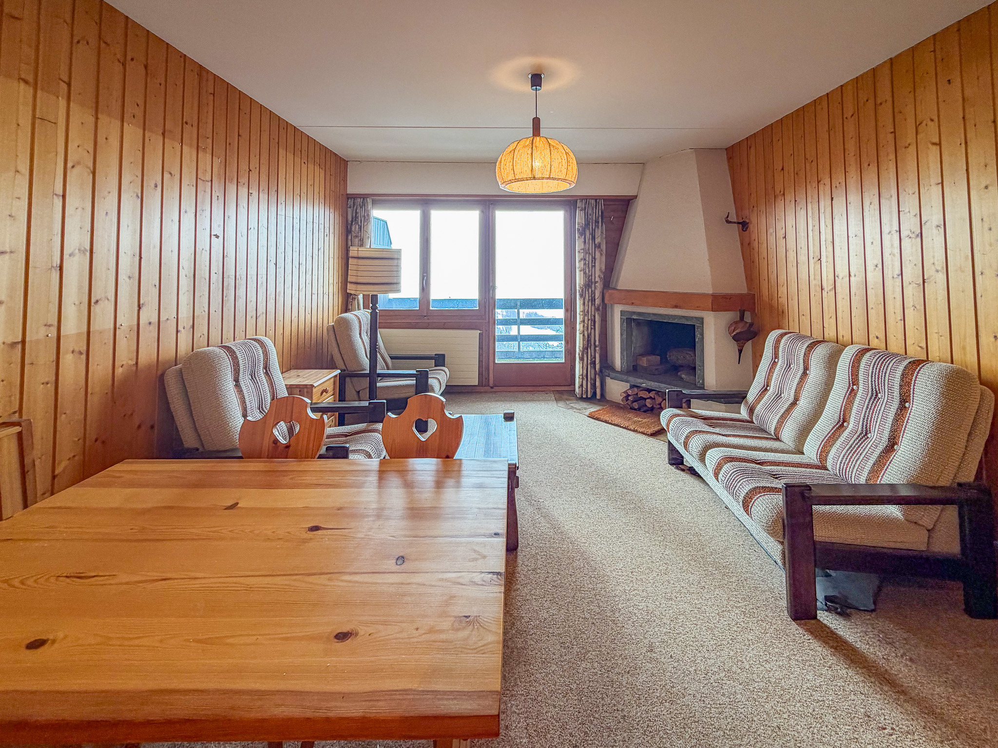 Séjour avec accès au balcon