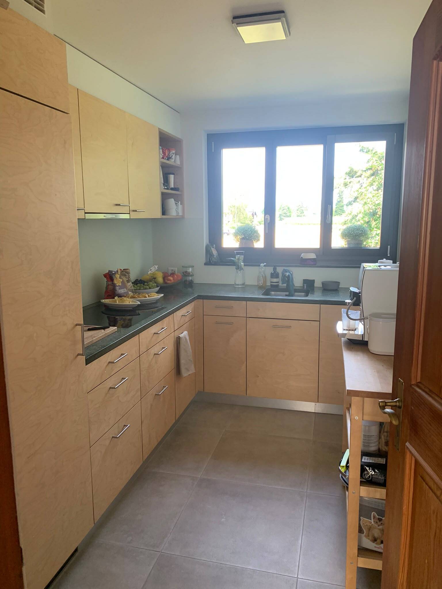 Küche ca. 8 m2 (abschliessbar). Küche ca. 8 m2 (abschliessbar).
