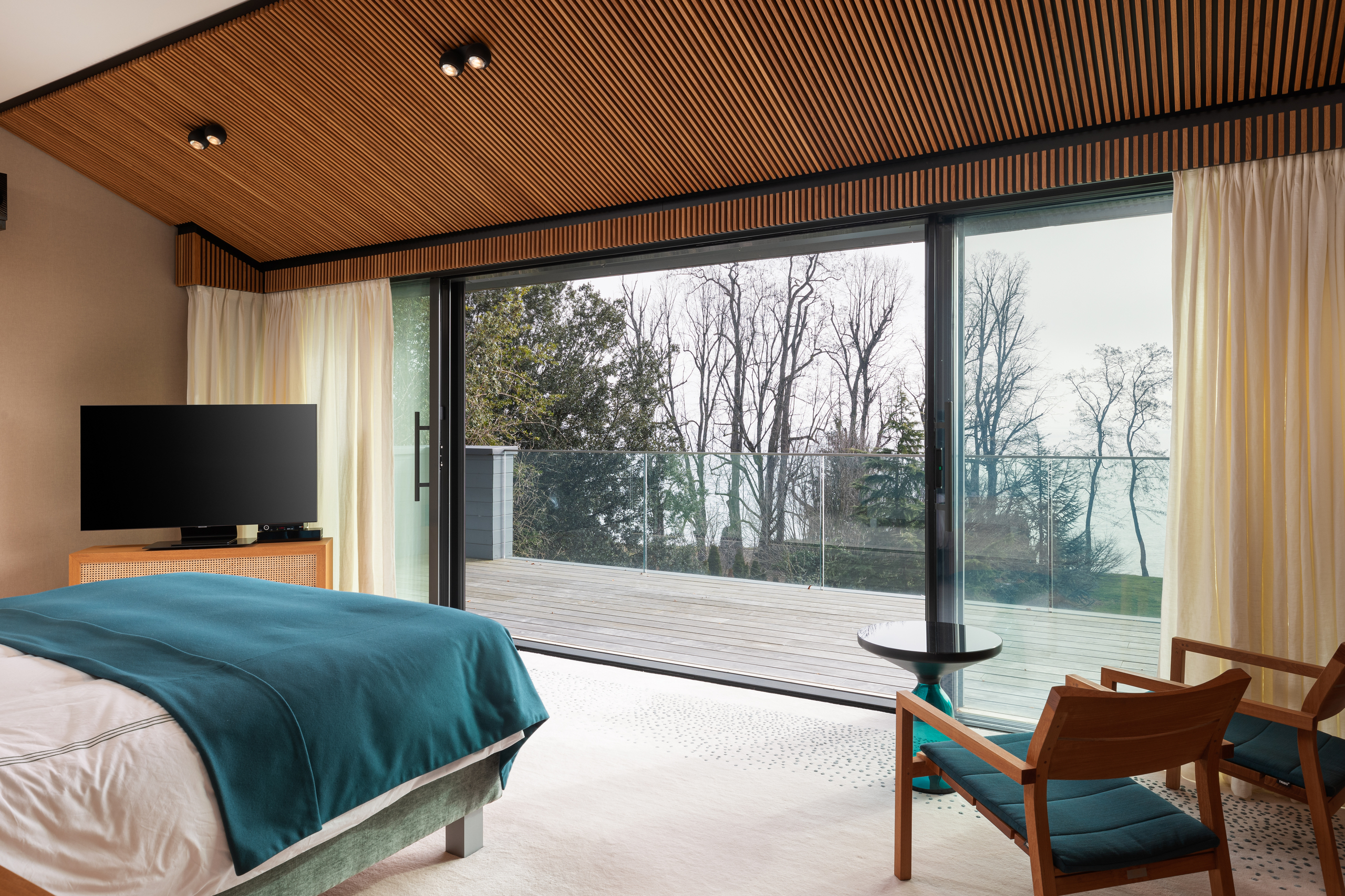 Master bedroom en suite Master bedroom en suite