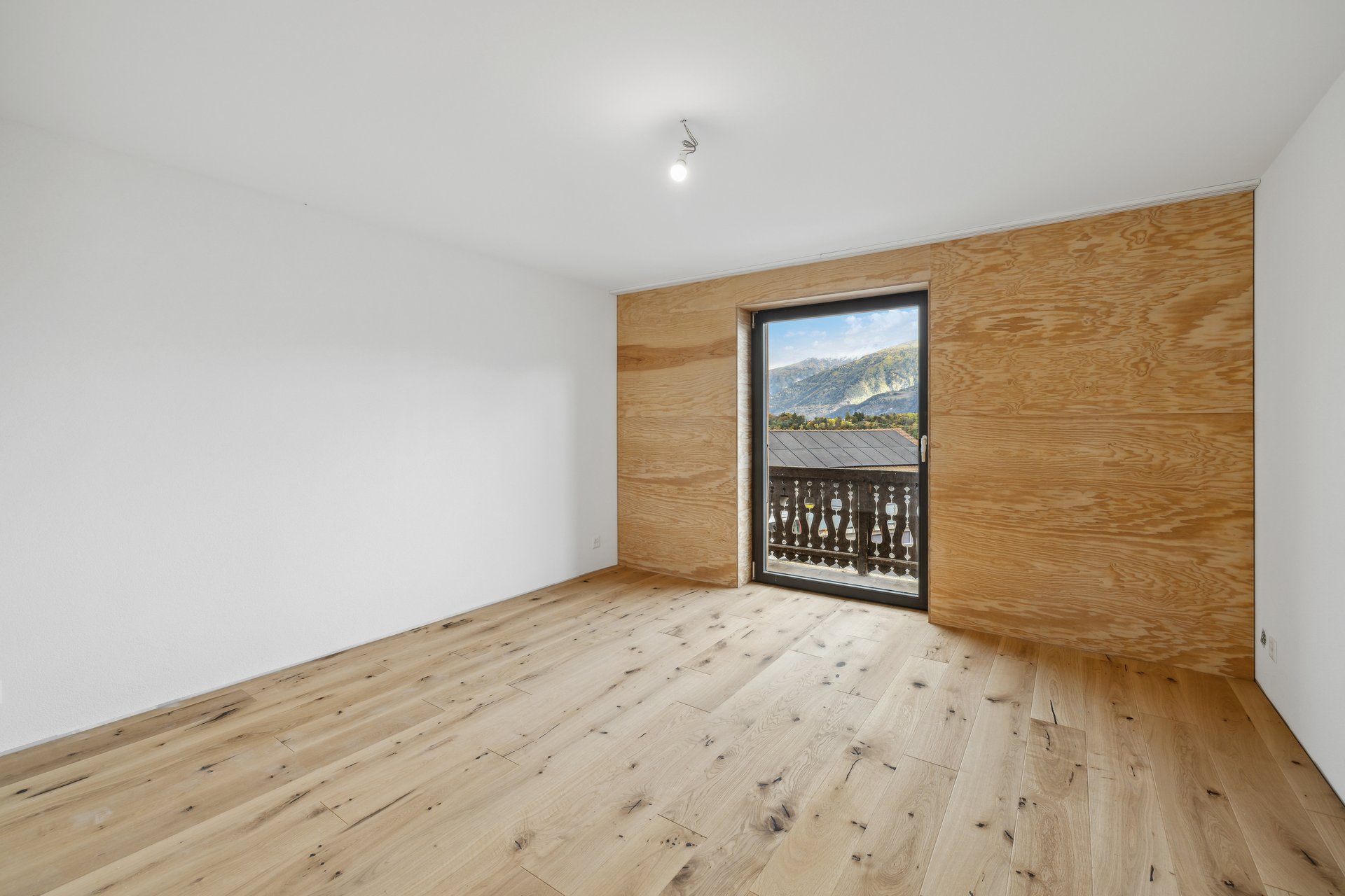 Schlafzimmer III mit Zugang zum Balkon