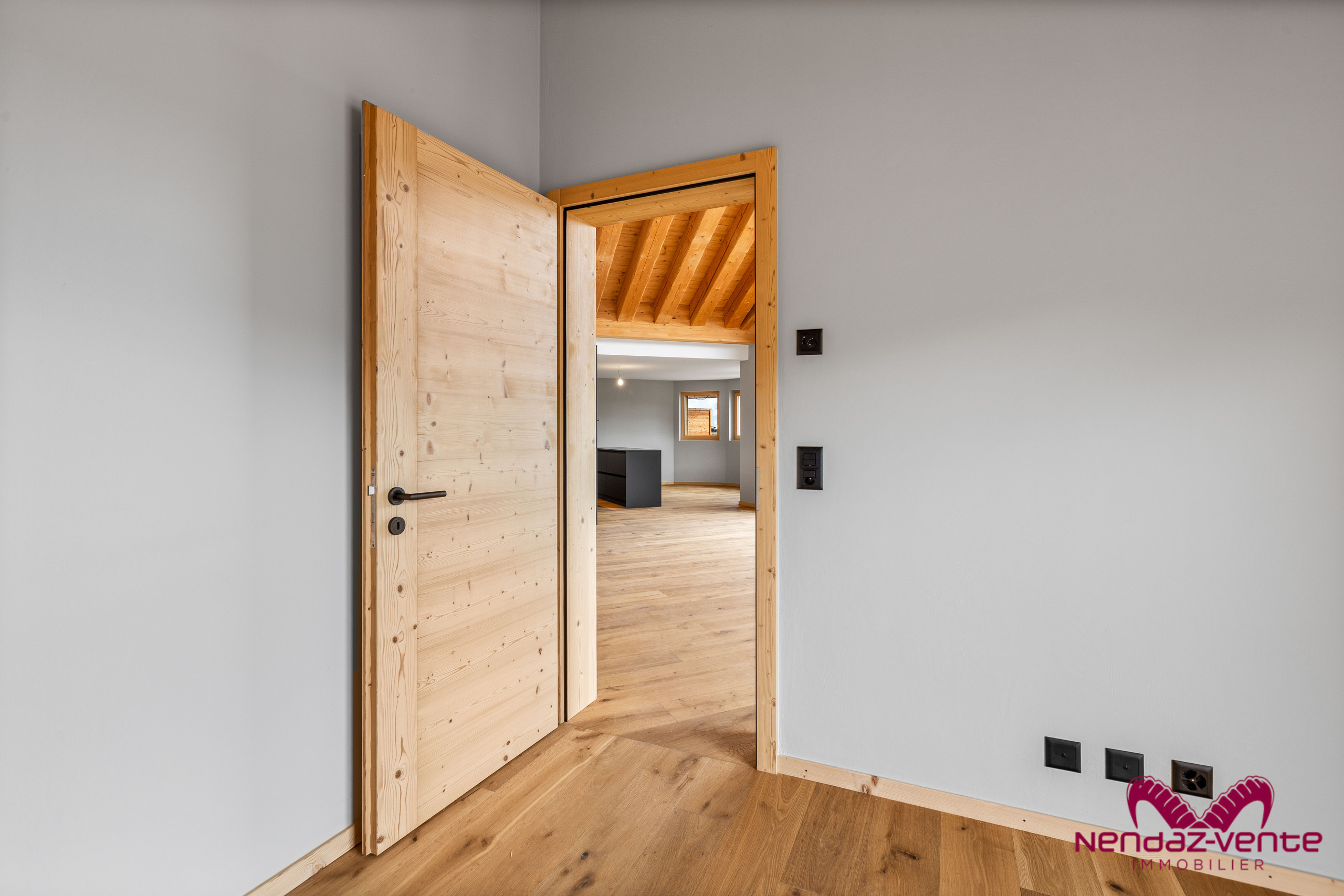 Interior view 4
