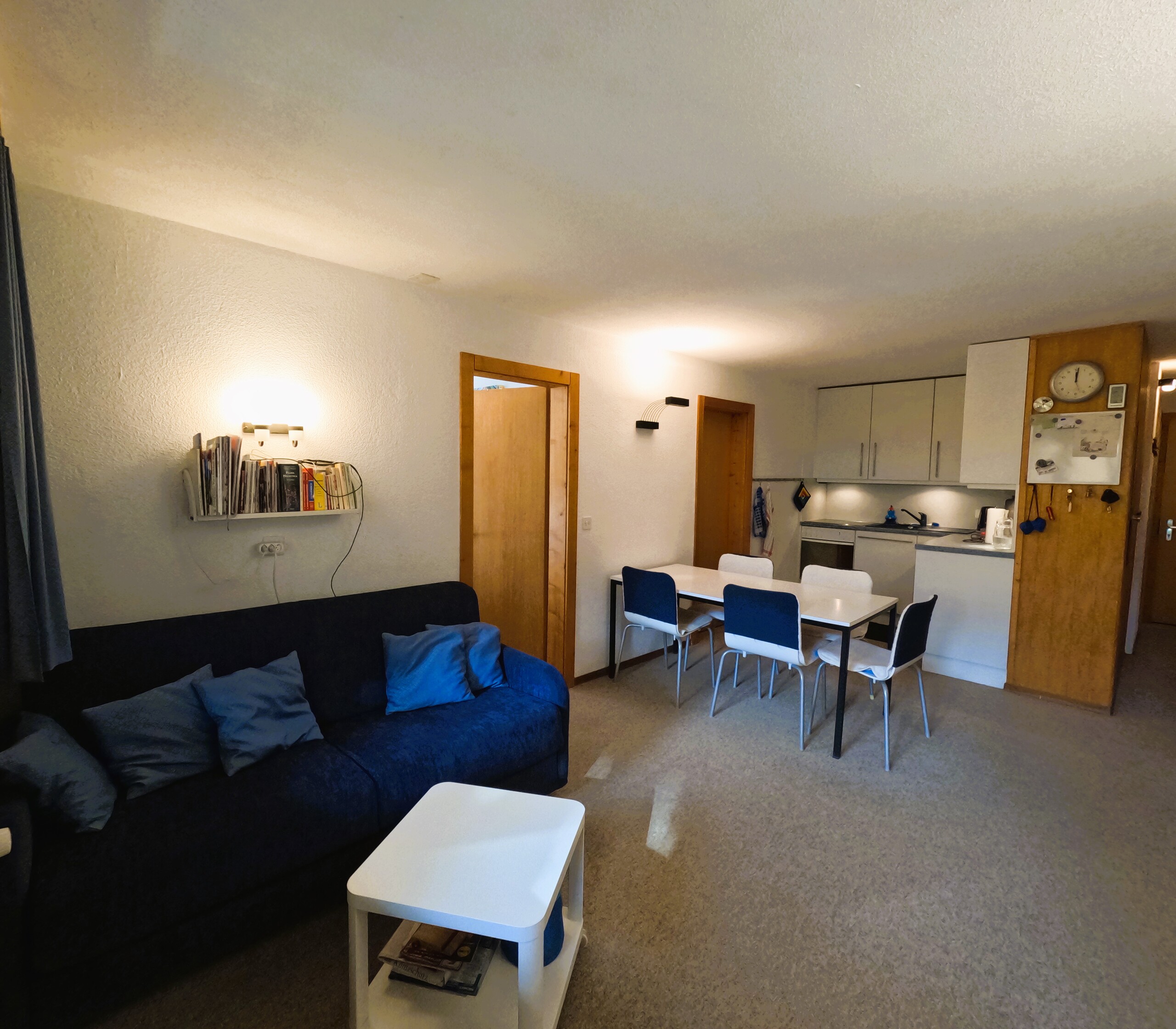 Pièce à vivre chaleureuse 