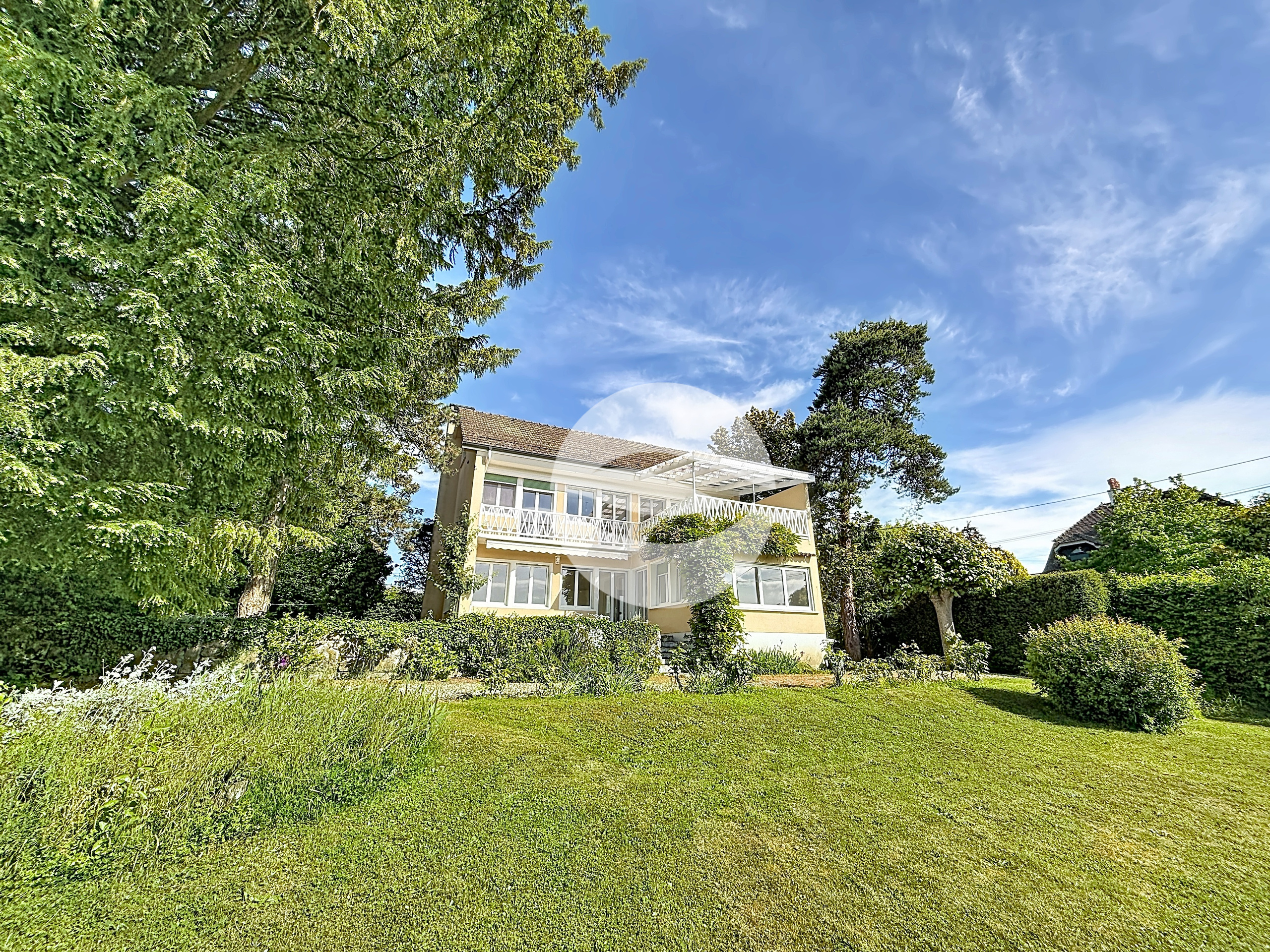 Extérieur : Vue maison