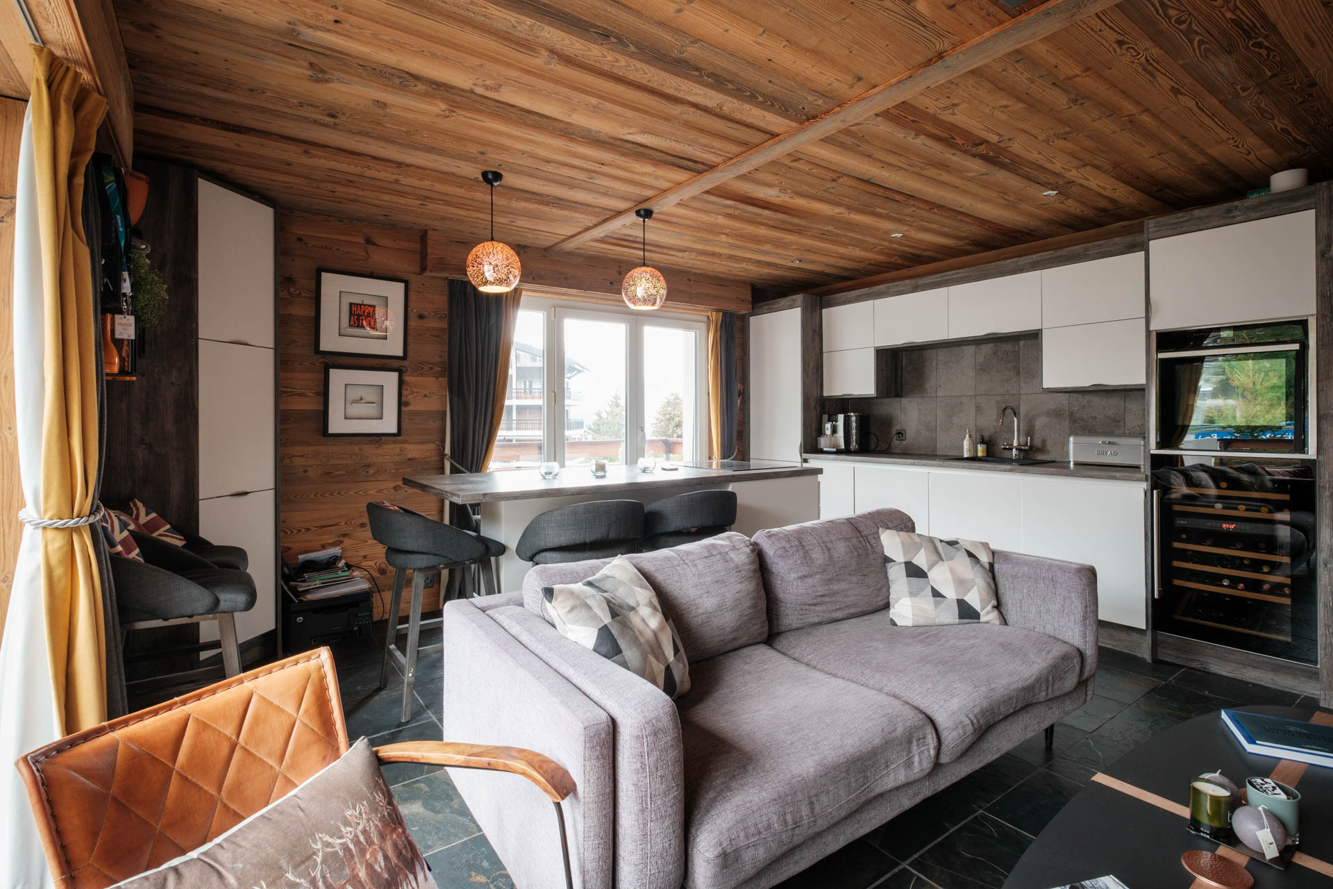 Interior view 9