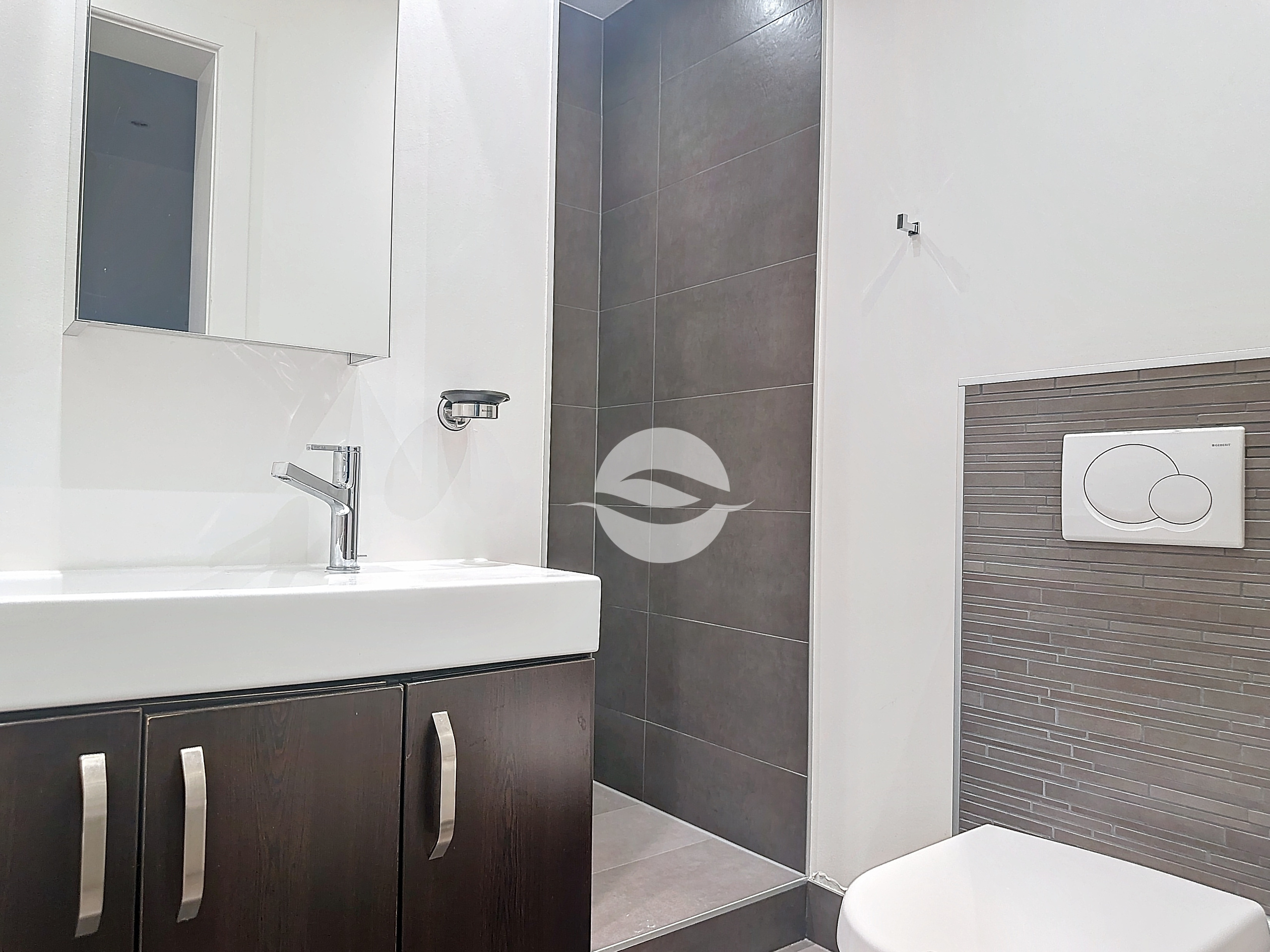 Salle de douche / WC Salle de douche / WC