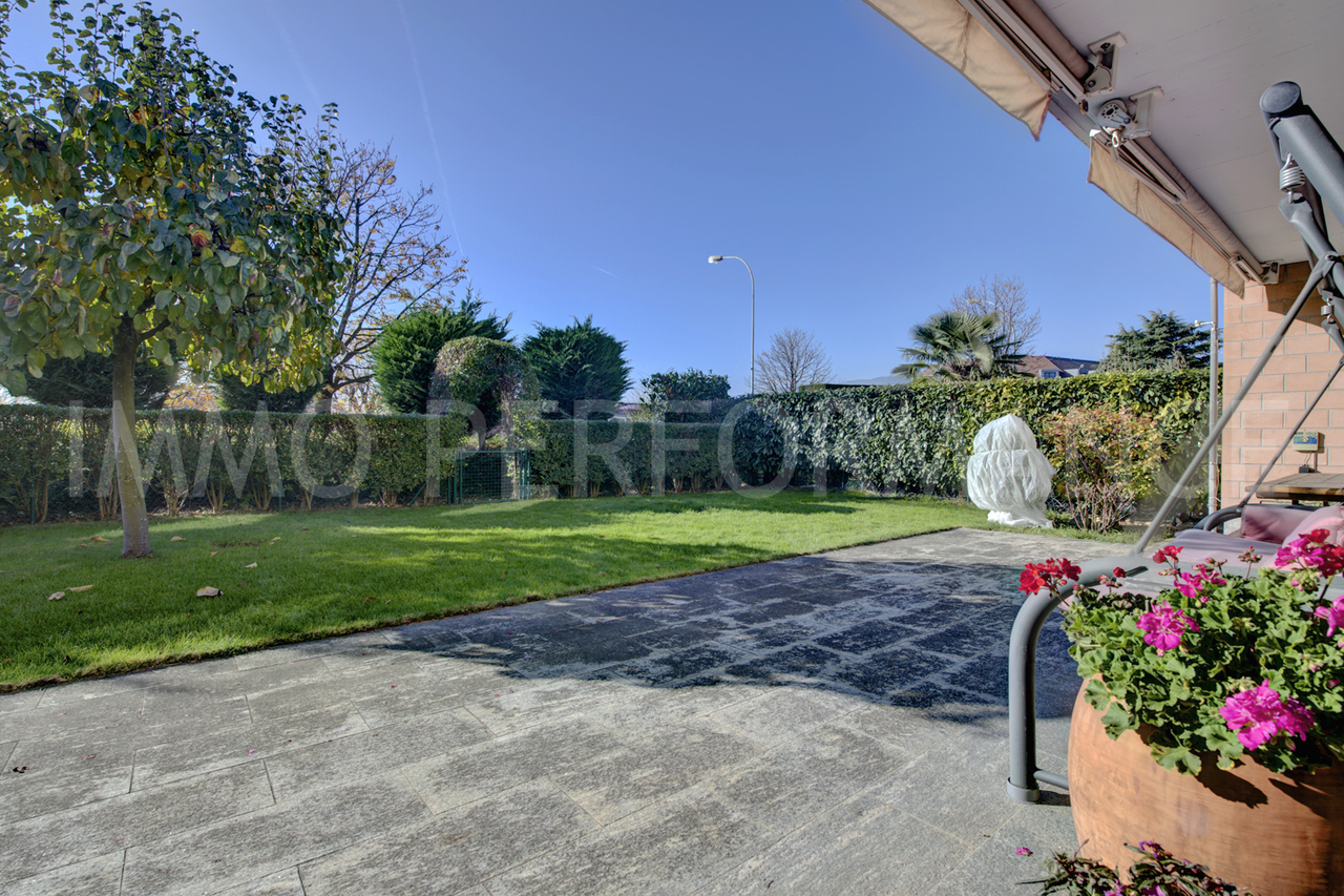 La terrasse et le jardin