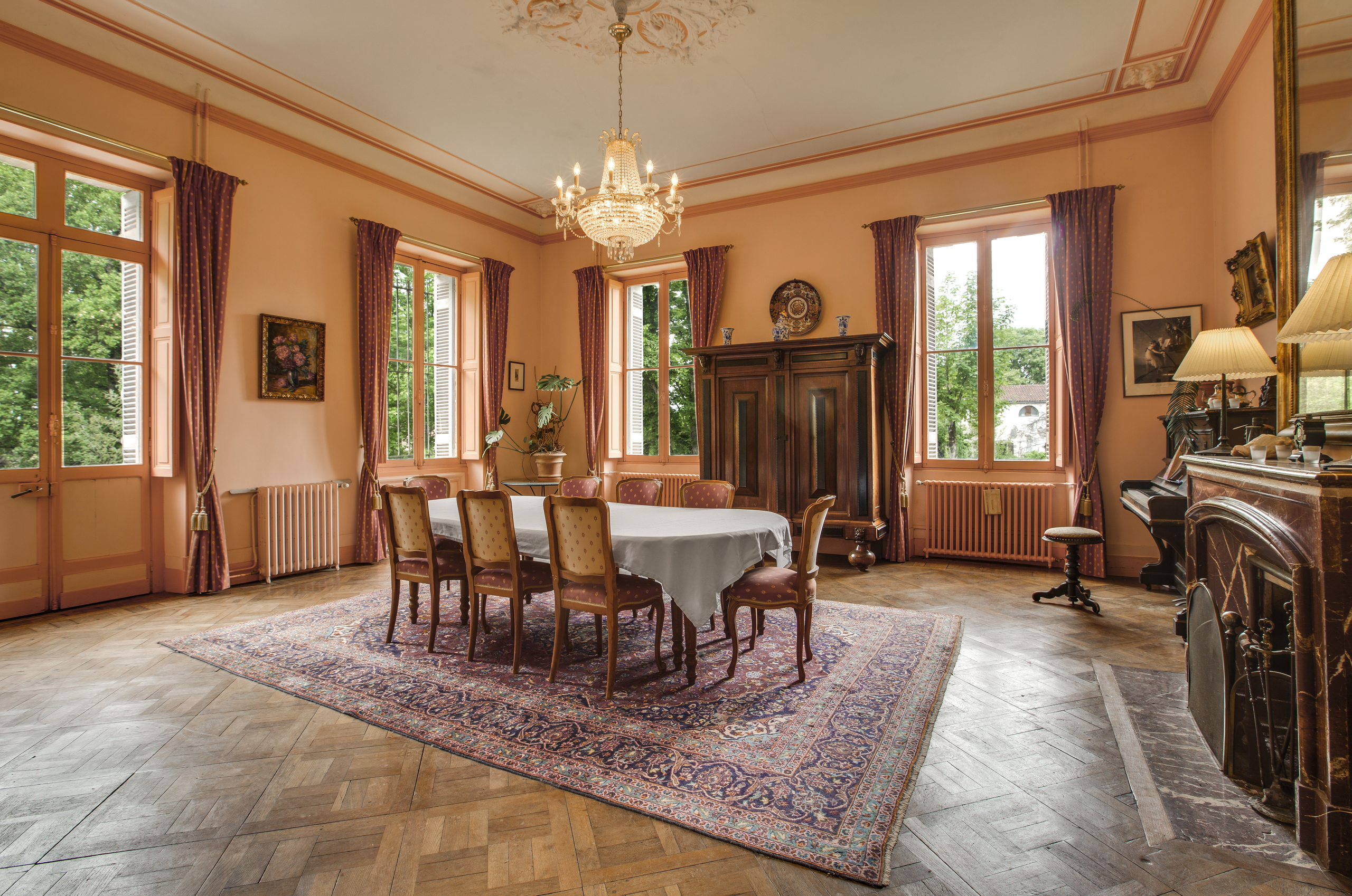 Interior view 1