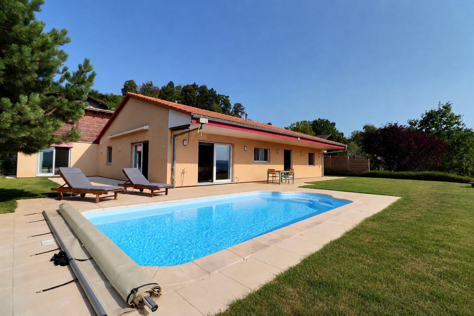 Vue maison piscine Vue maison piscine