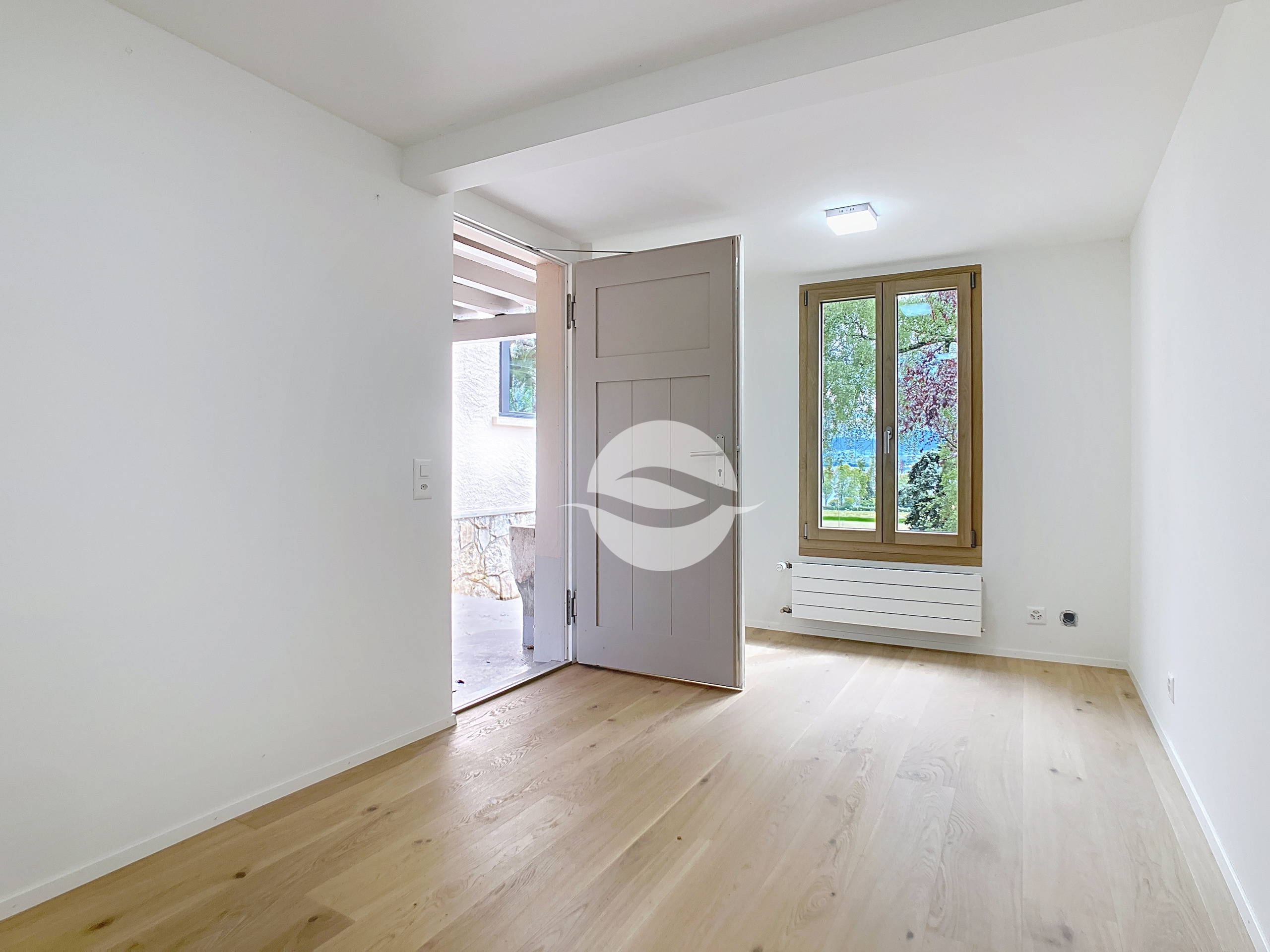 Pièce indépendante idéale pour un bureau