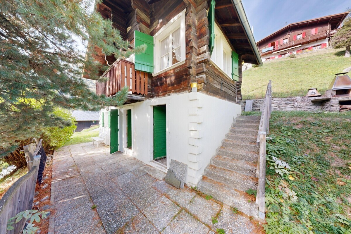 Photo 10