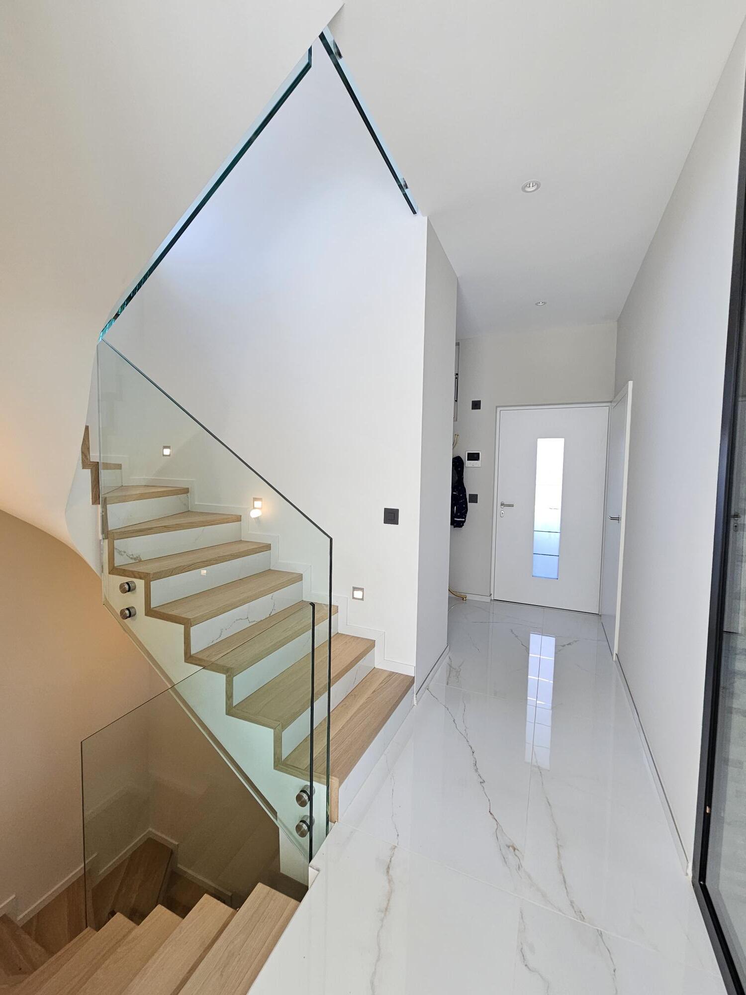 Interior view 8