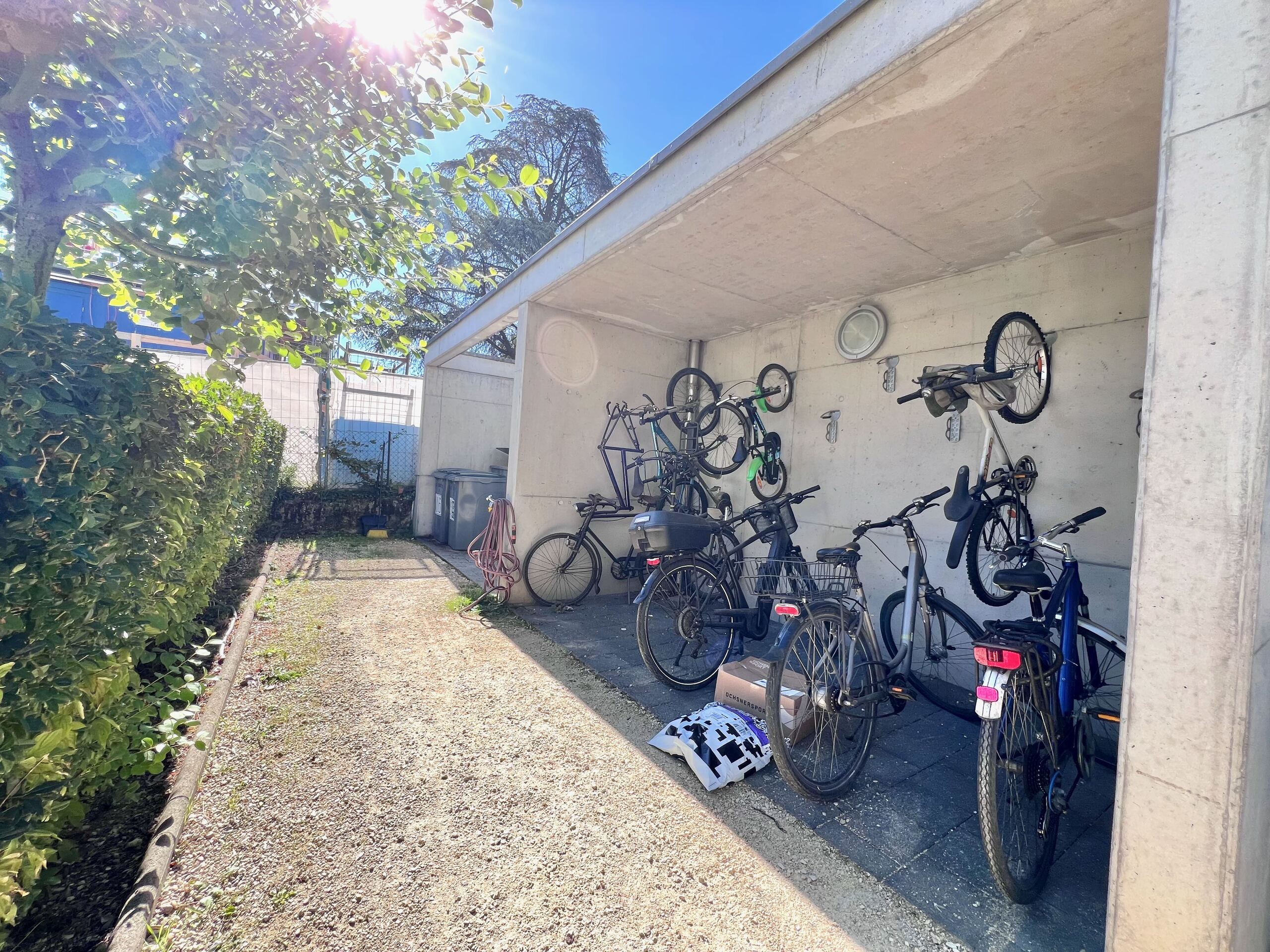 Abri à vélos commun Abri à vélos commun
