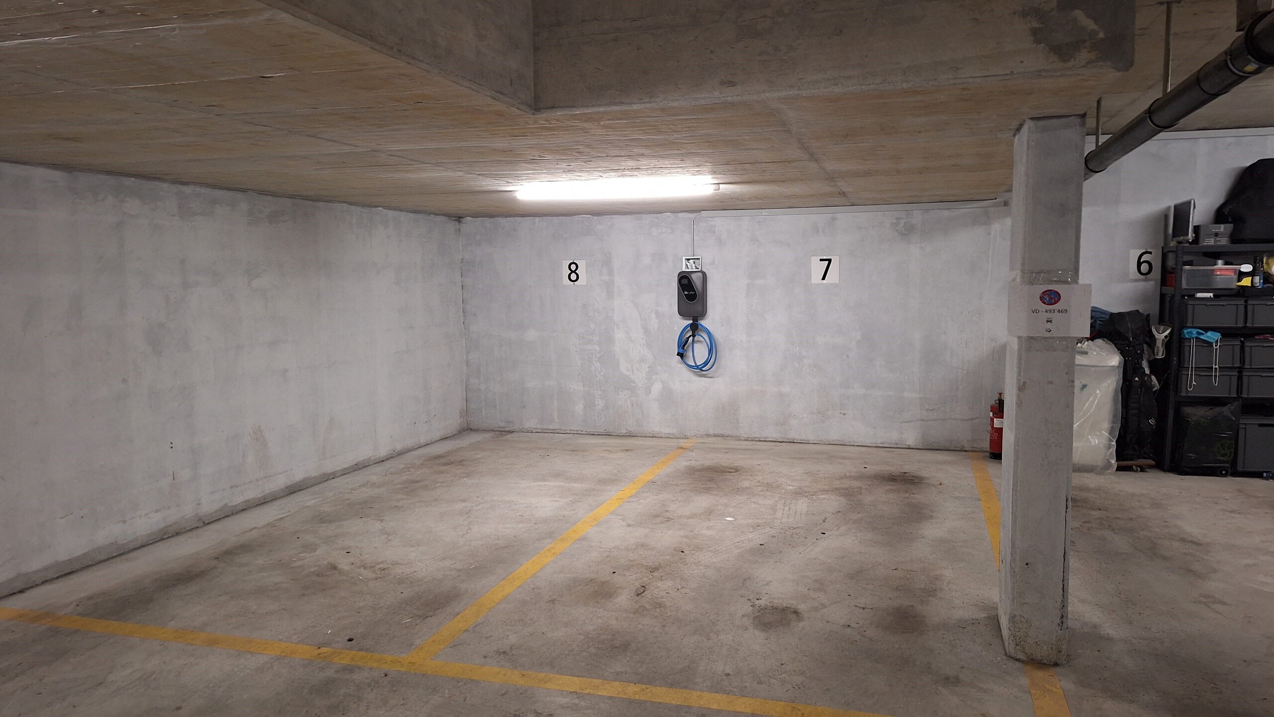 Immosol | Le Mont Clochatte 57a | Places de parc avec borne de recharge