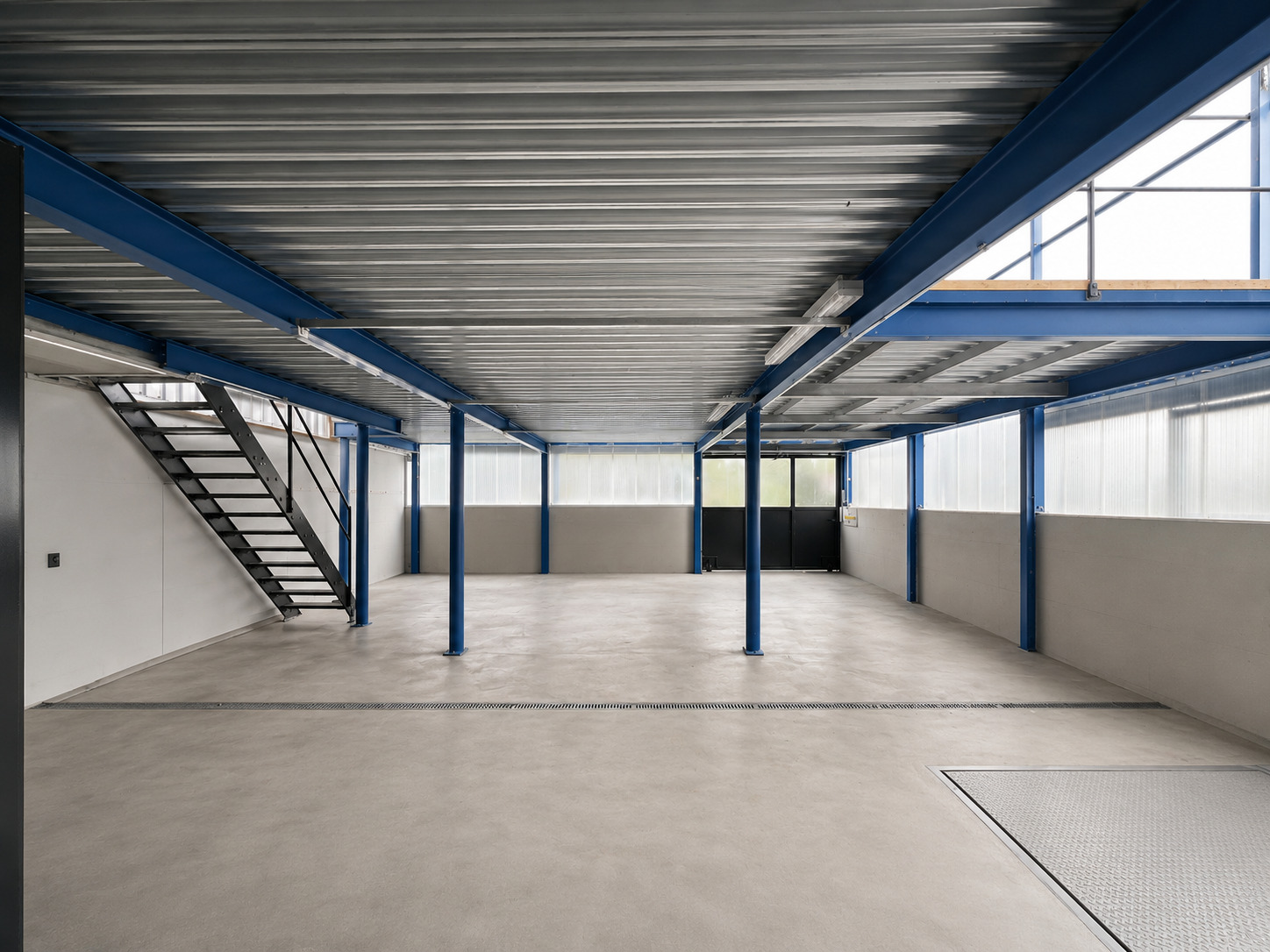 Interior view 4