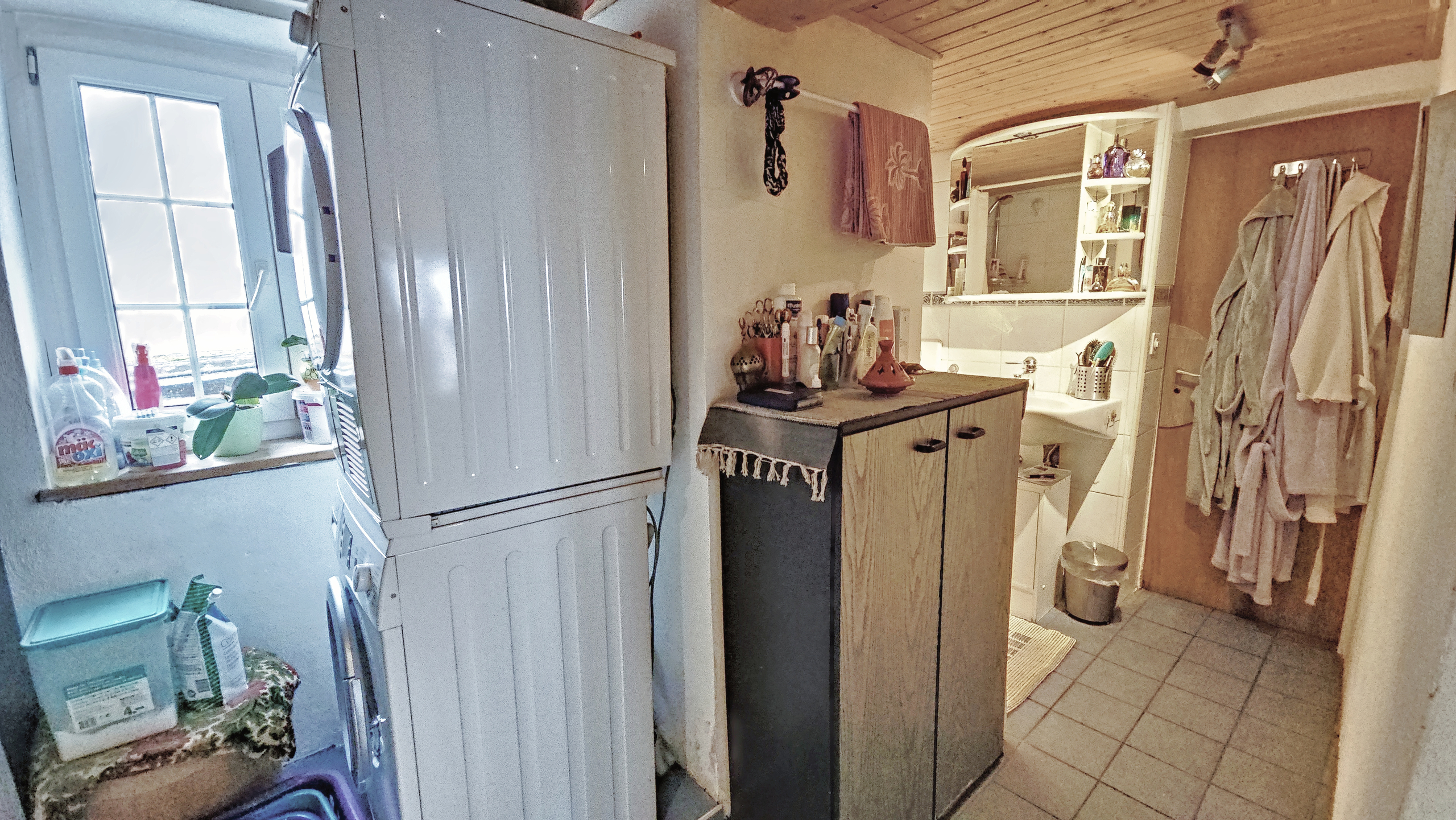 Salle de bain / buanderie Salle de bain / buanderie