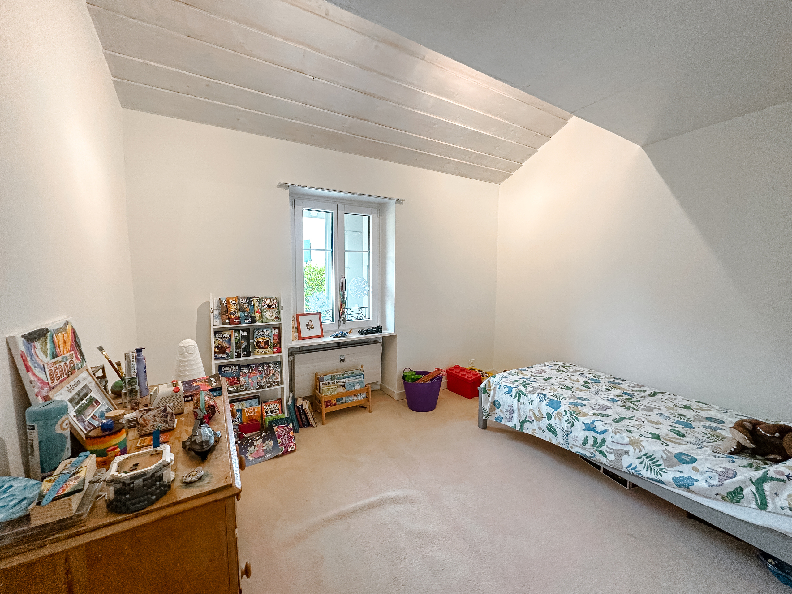 Interior view 6