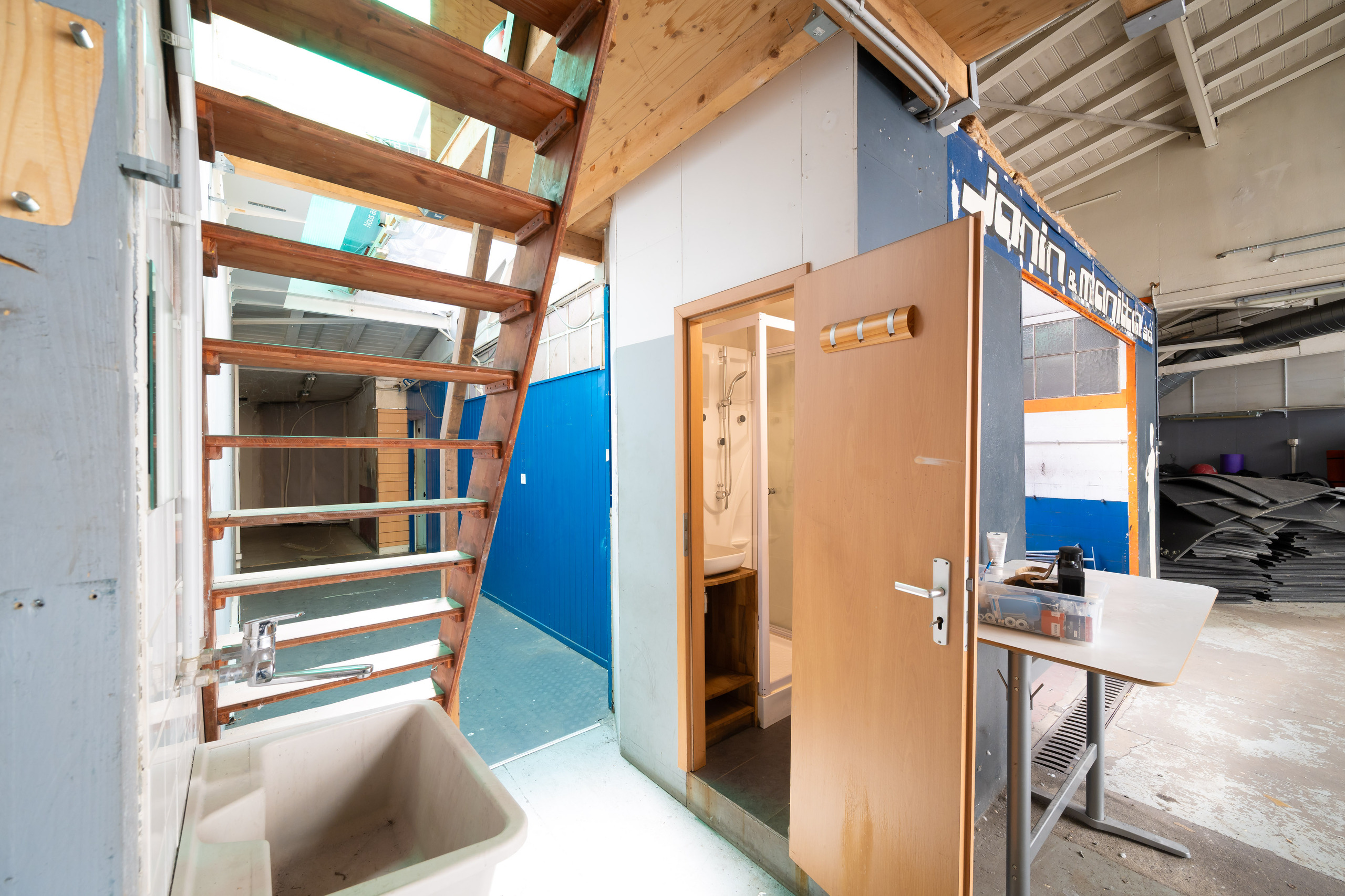 Interior view 8