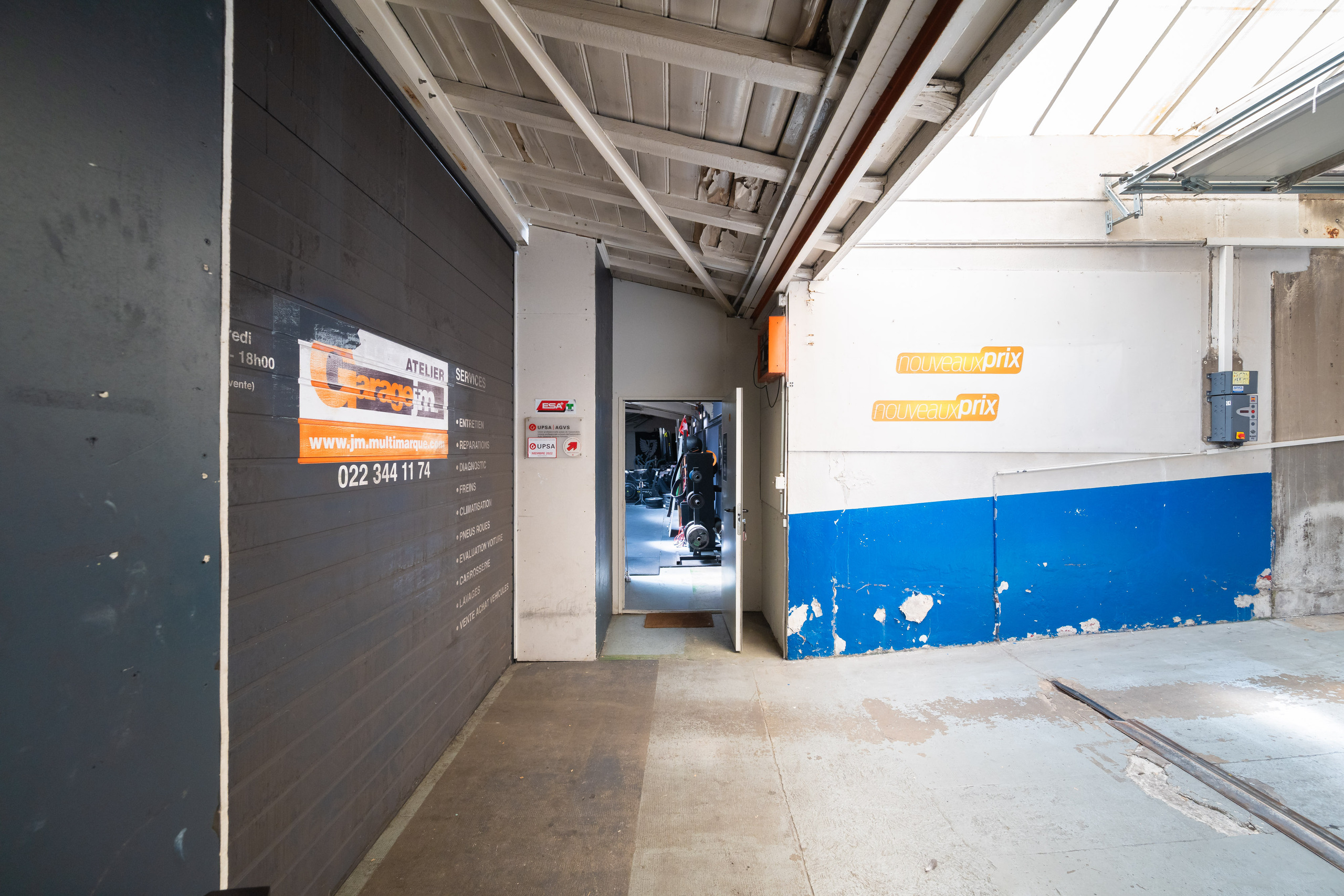 Interior view 9