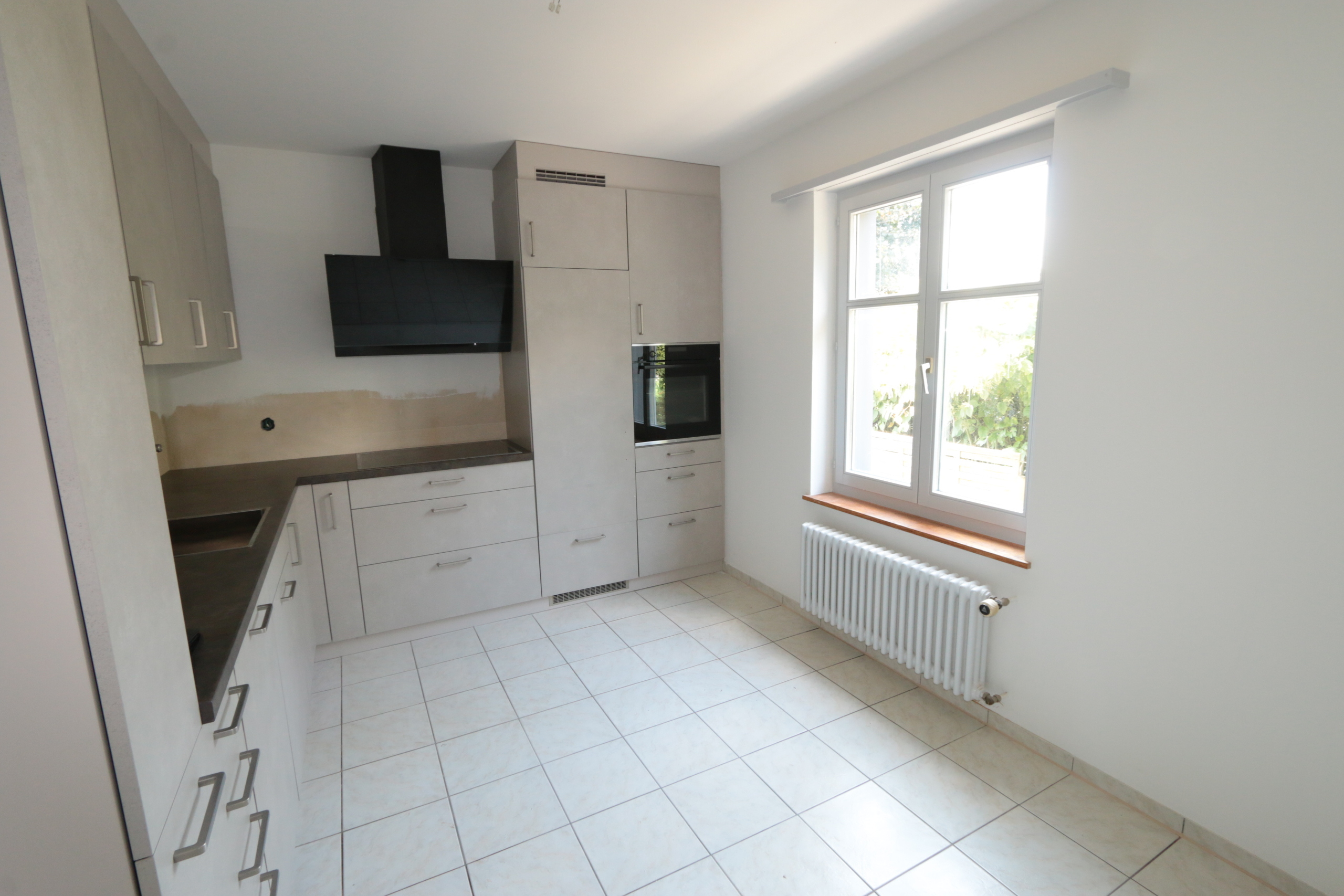 in der Küche ist auch genügend Platz für eine schöne Essecke