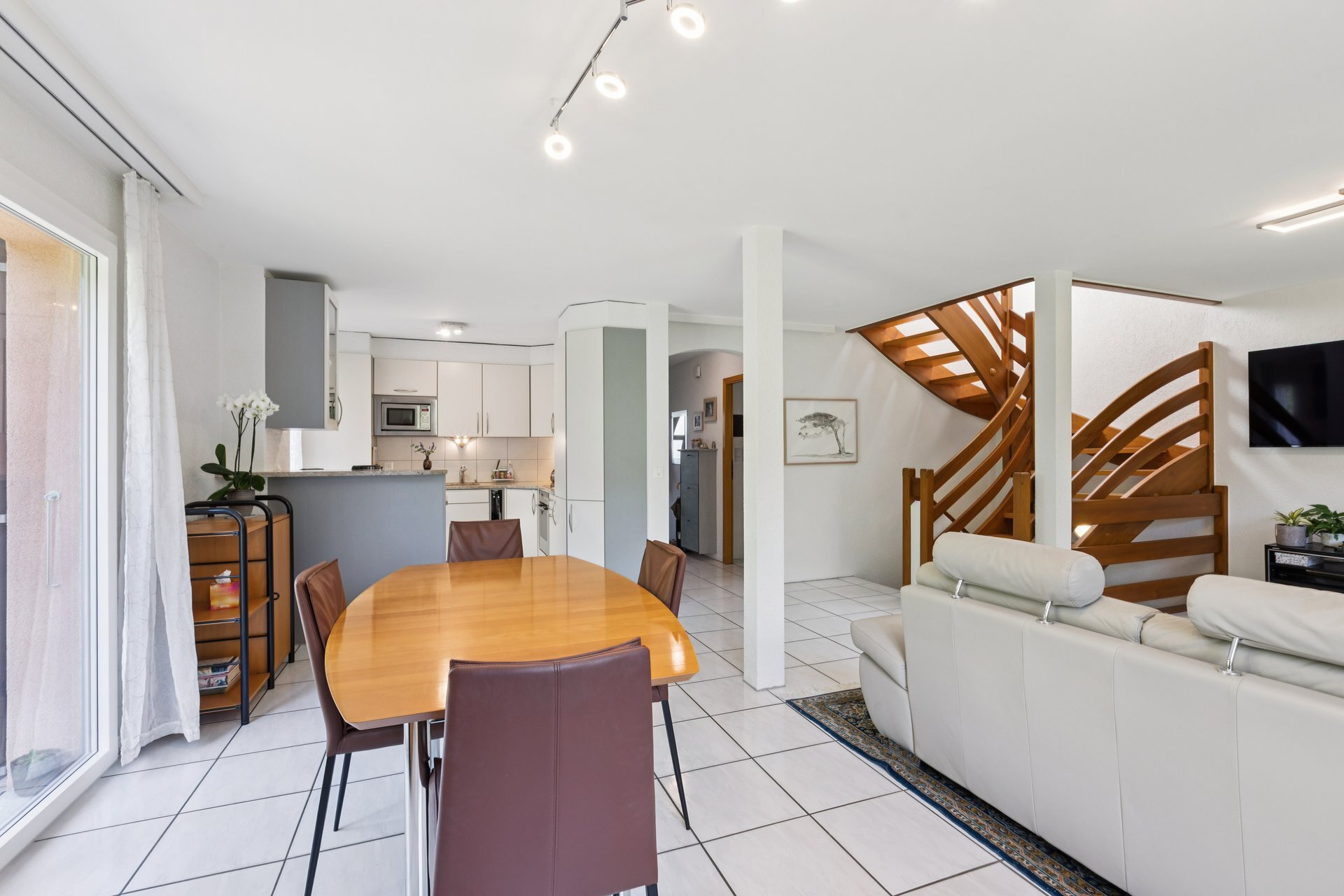 Interior view 5