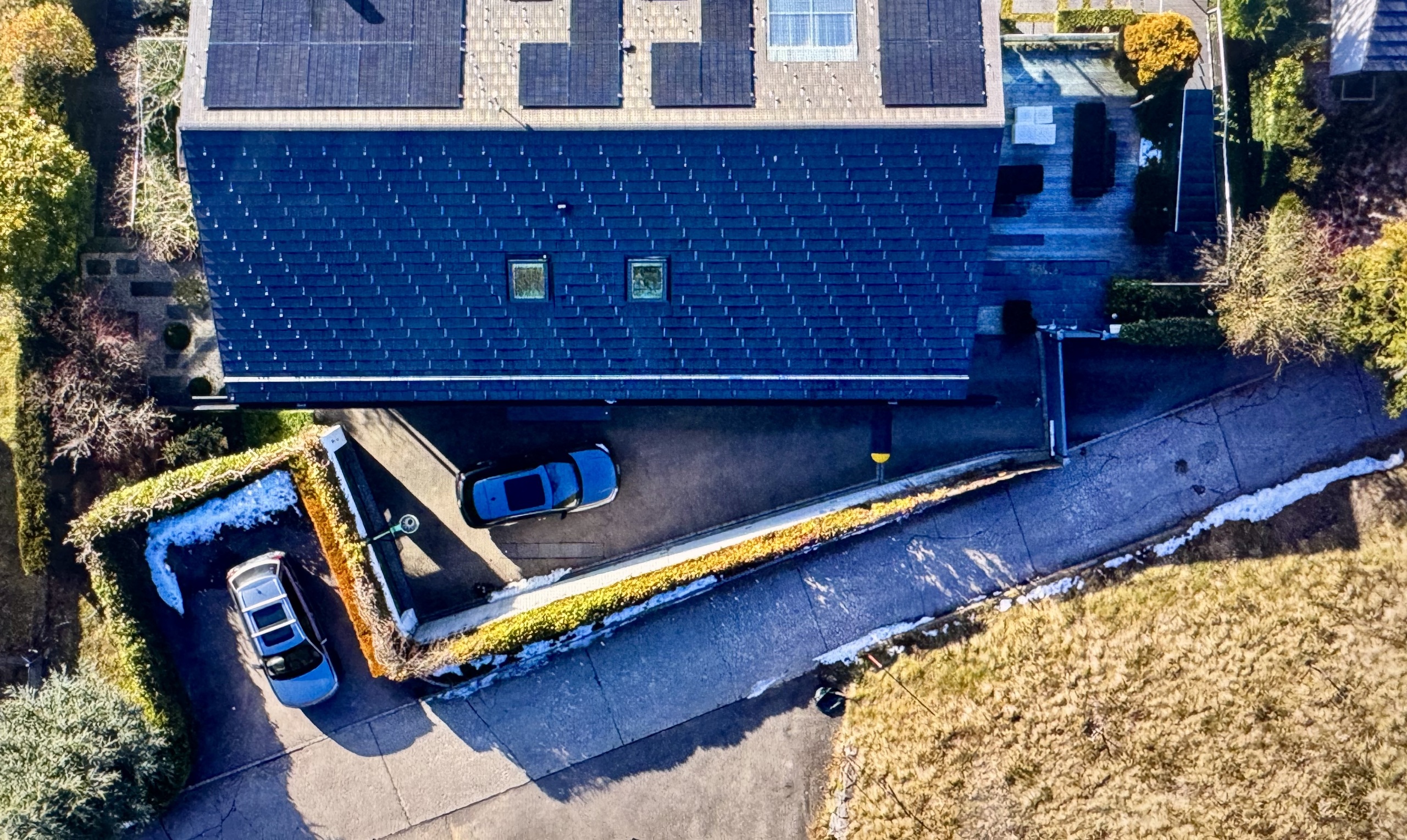 2 PLACES EXTERIEURES AU DESSUS GARAGE 2 PLACES EXTERIEURES AU DESSUS GARAGE