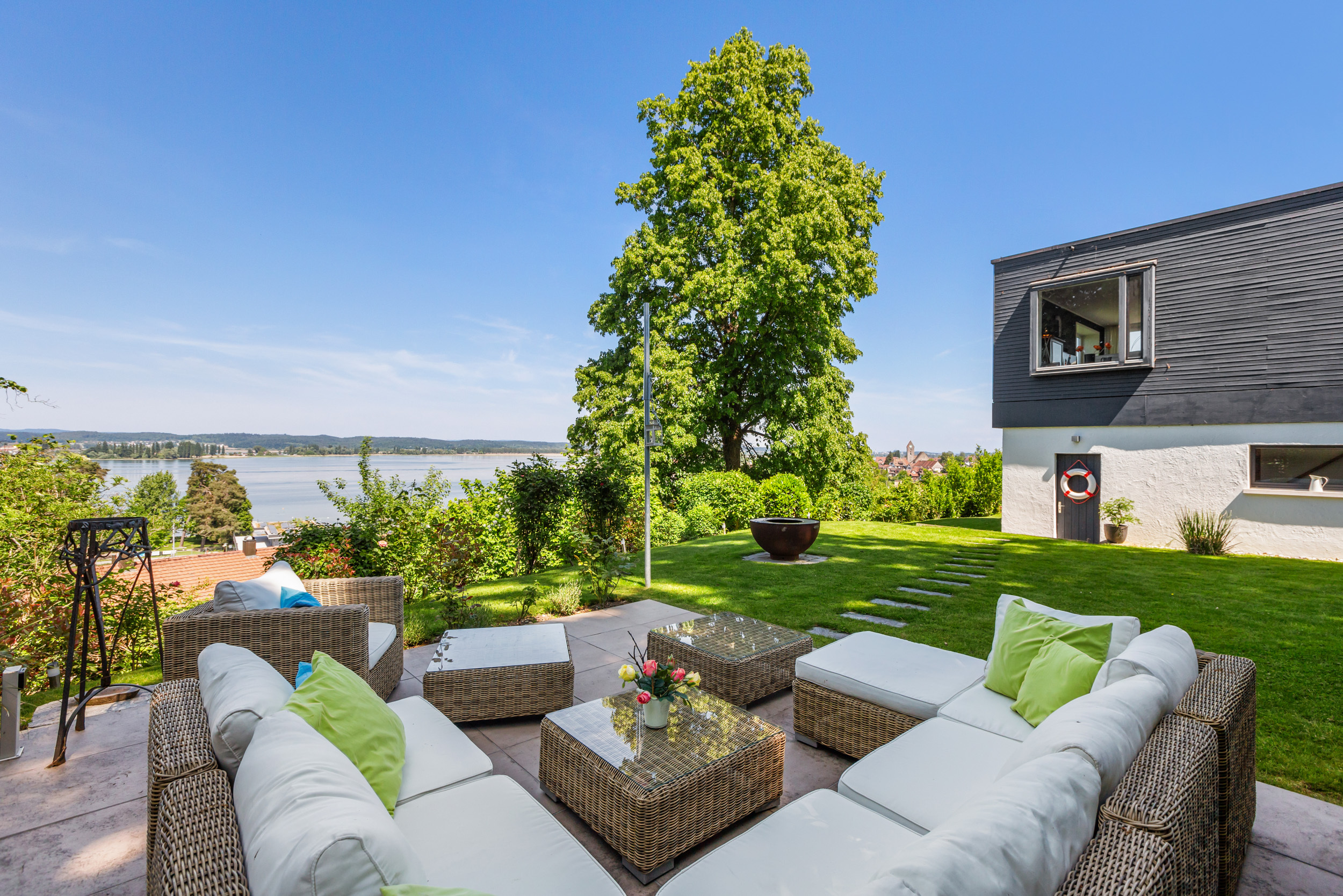 Ein Platz für Ihre Lounge, umgeben von der Schönheit der Natur. Ein Platz für Ihre Lounge, umgeben von der Schönheit der Natur.