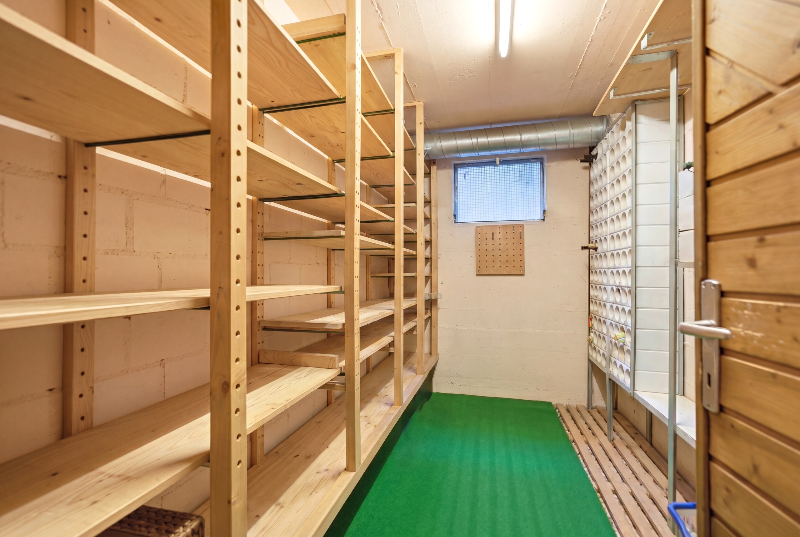 Interior view 25