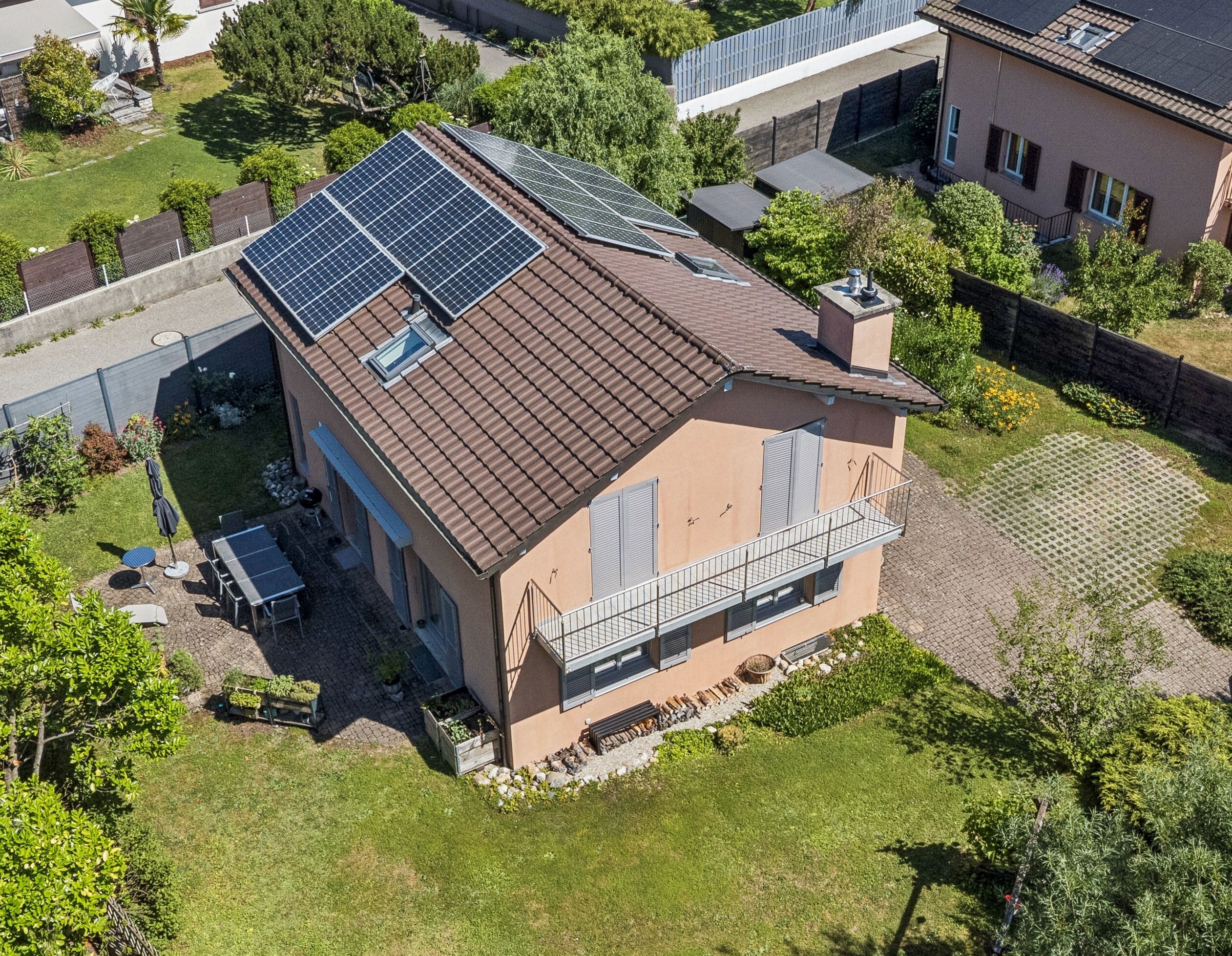Exterior view 2