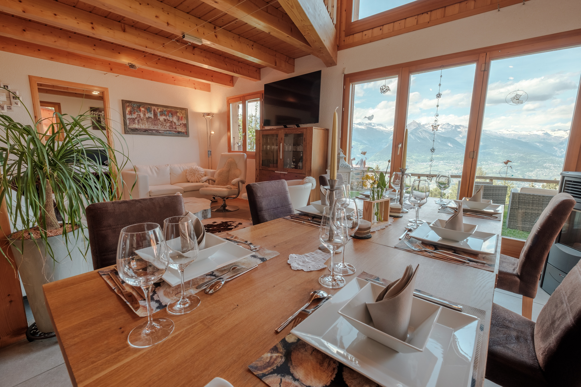 Dining  Dining