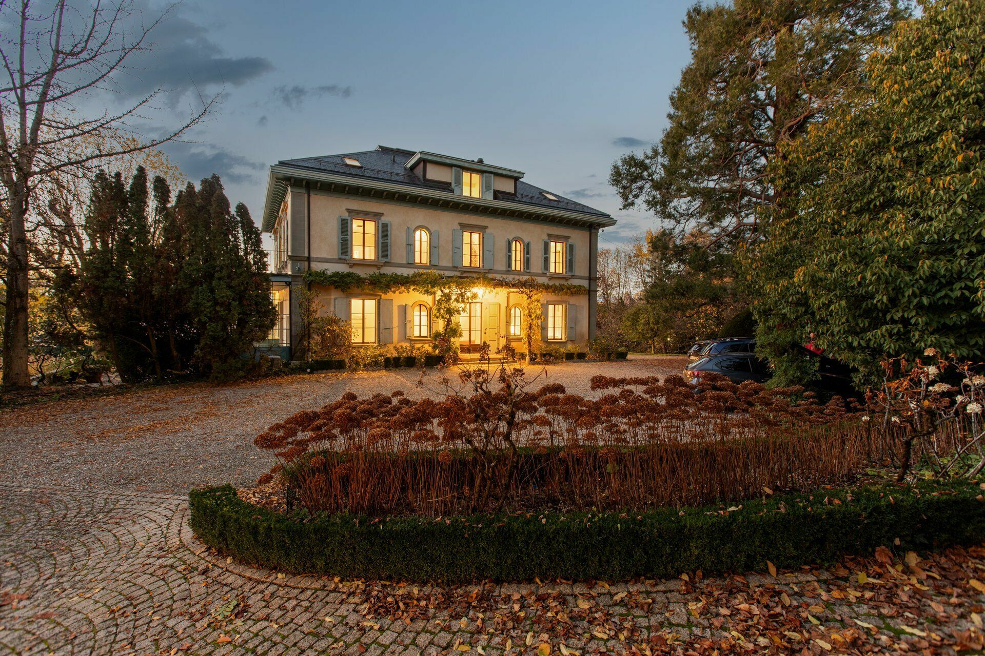 Exterior view 3