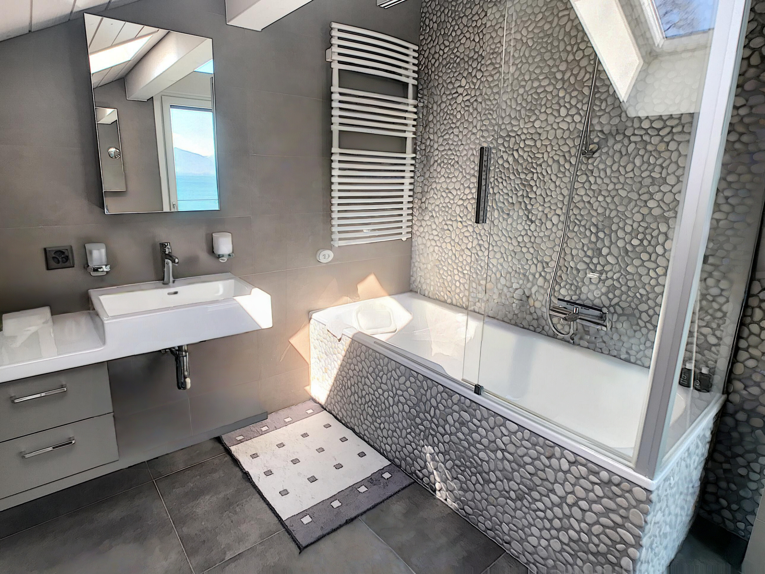 1er : Chambre avec dressing et salle de bains privée