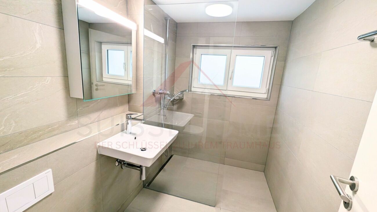 Badezimmer mit Dusche ? Salle de bains avec douche