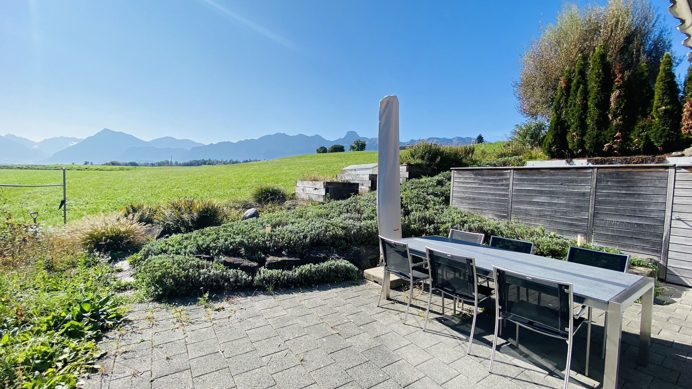 Sitzplatz der Innliegerwohnung Sitzplatz der Innliegerwohnung