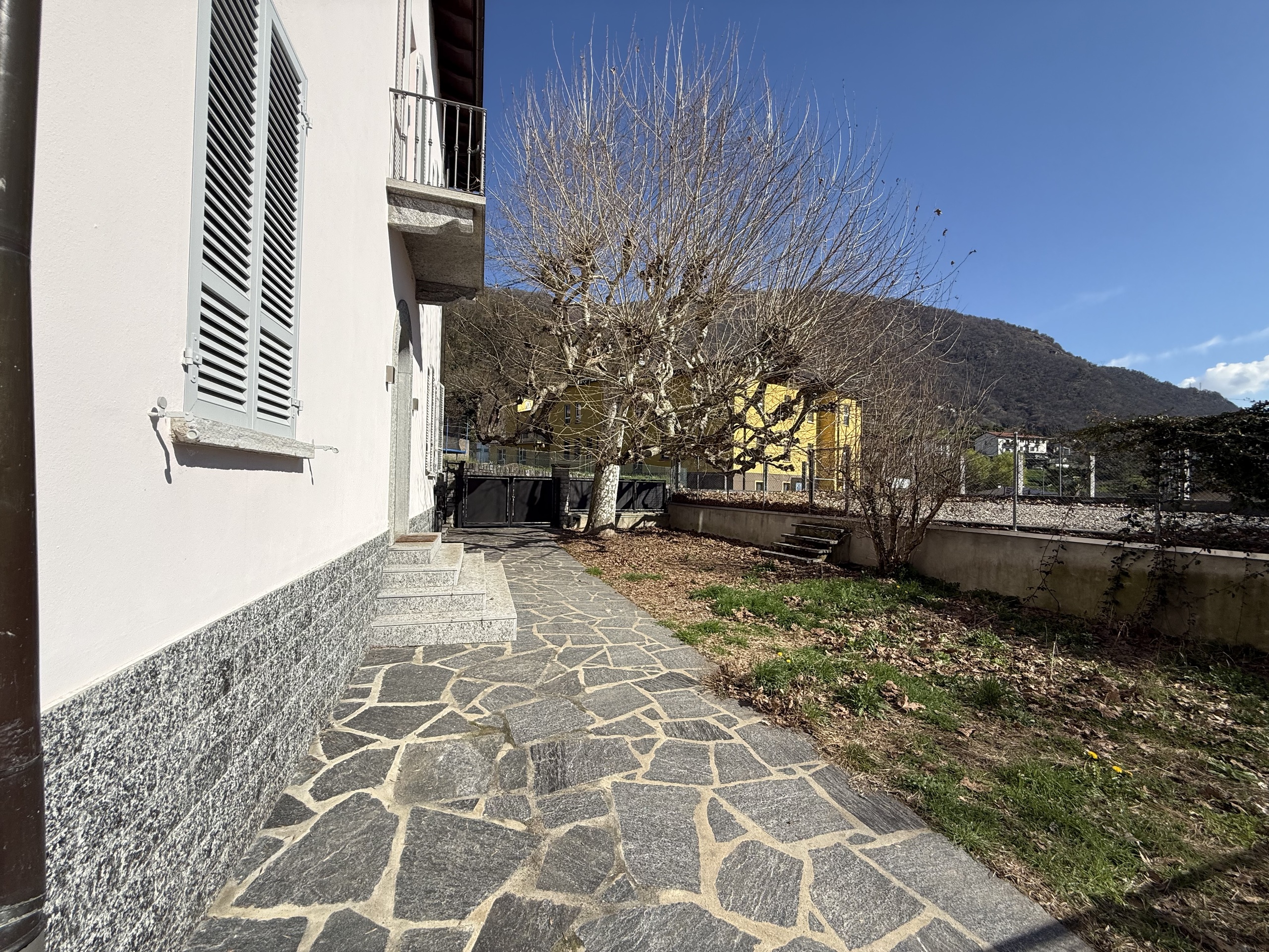 Vista esteriore 1