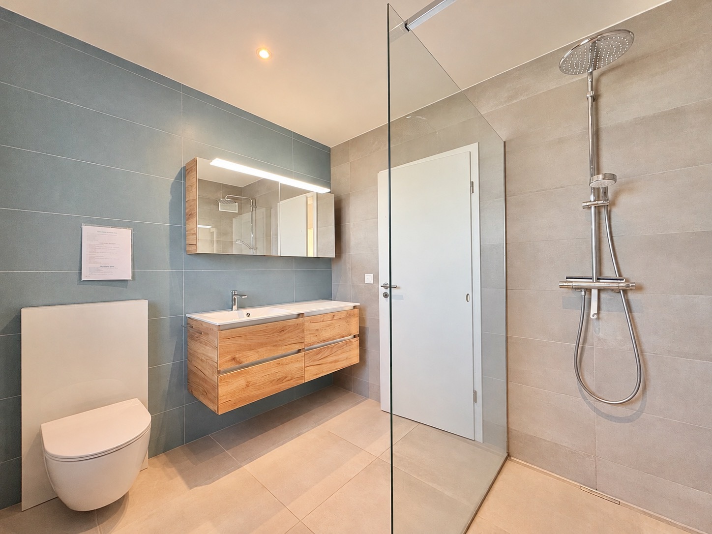 2ème salle de bain parentale avec douche à l'italienne